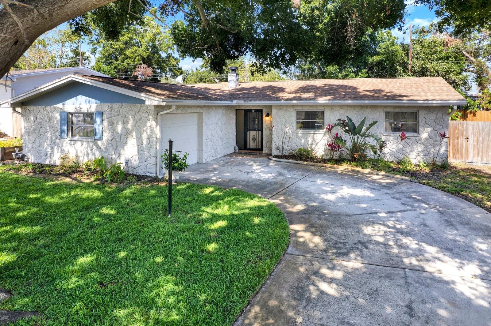 Photo of 8253 137TH LANE SEMINOLE FL 33776