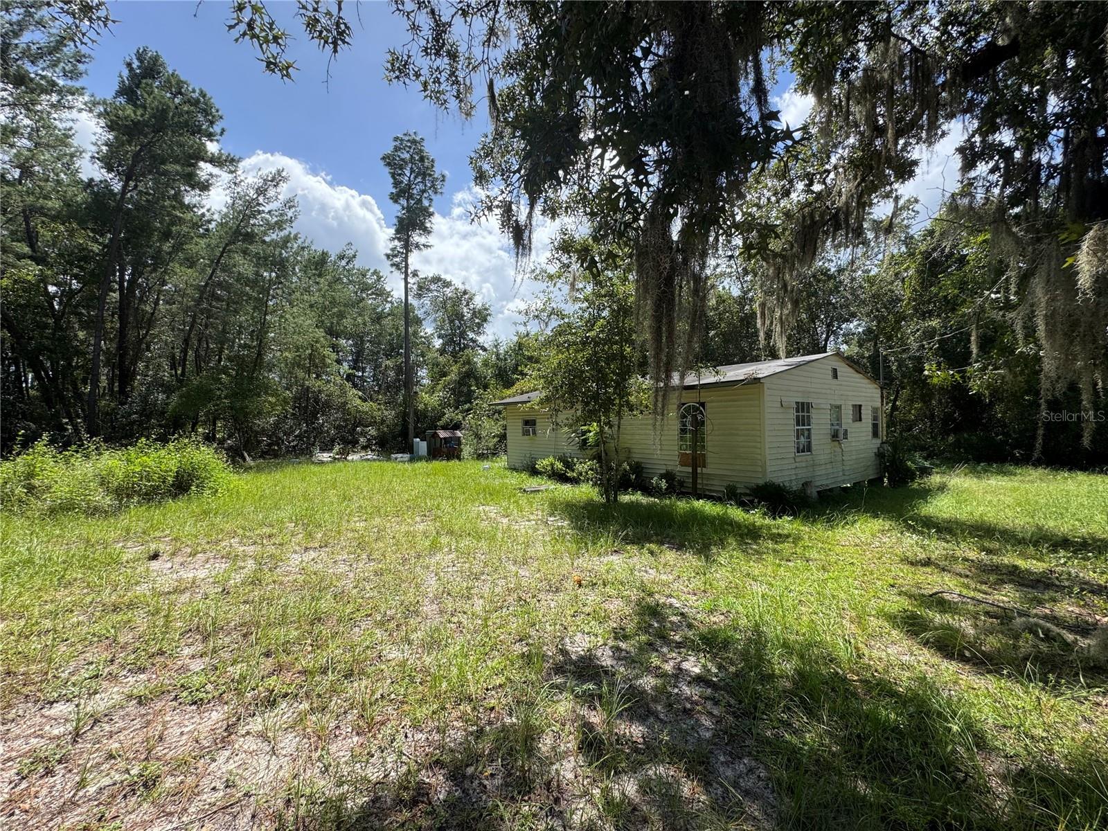 Photo of No Address Listed FLORAHOME FL 32140
