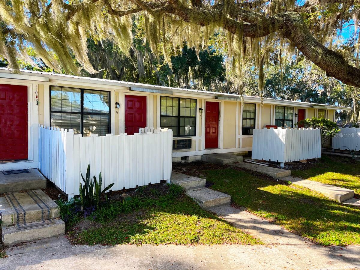 Photo of 420-420 MILLS STREET #10 LEESBURG FL 34748