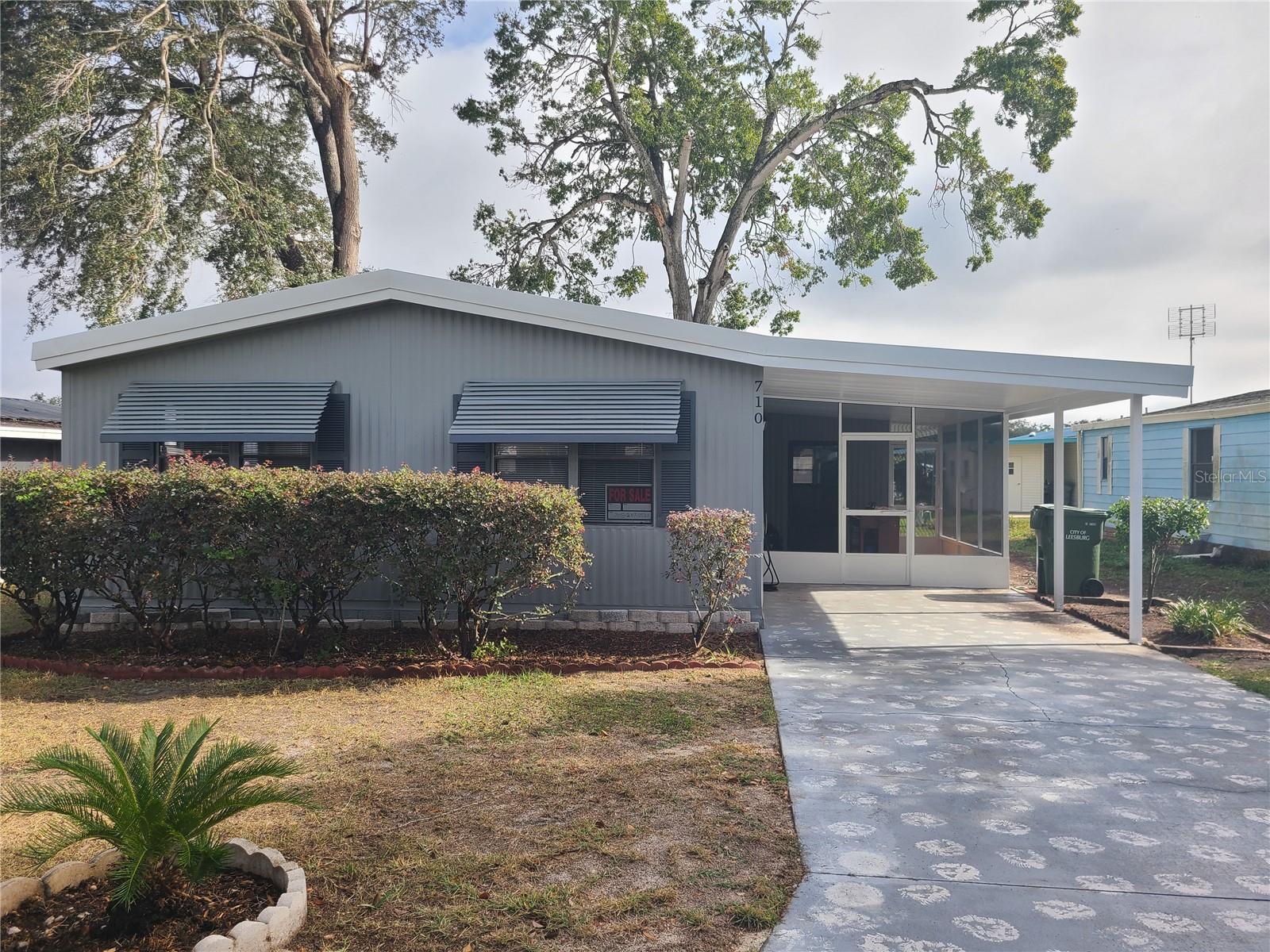 Photo of 710 COACHMAN DRIVE LEESBURG FL 34748