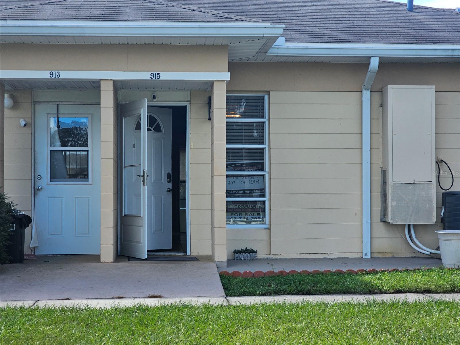 Photo of 915 CLUB CIRCLE LAKESHORE FL 33854