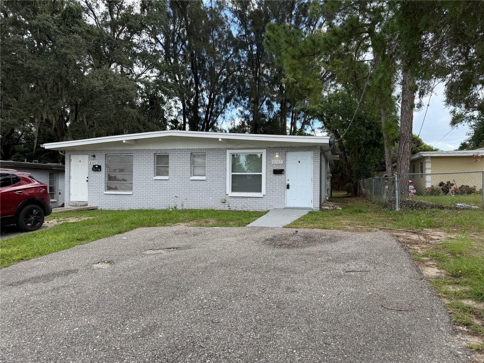 Photo of 8707 N MANDARINE PLACE #B TAMPA FL 33617