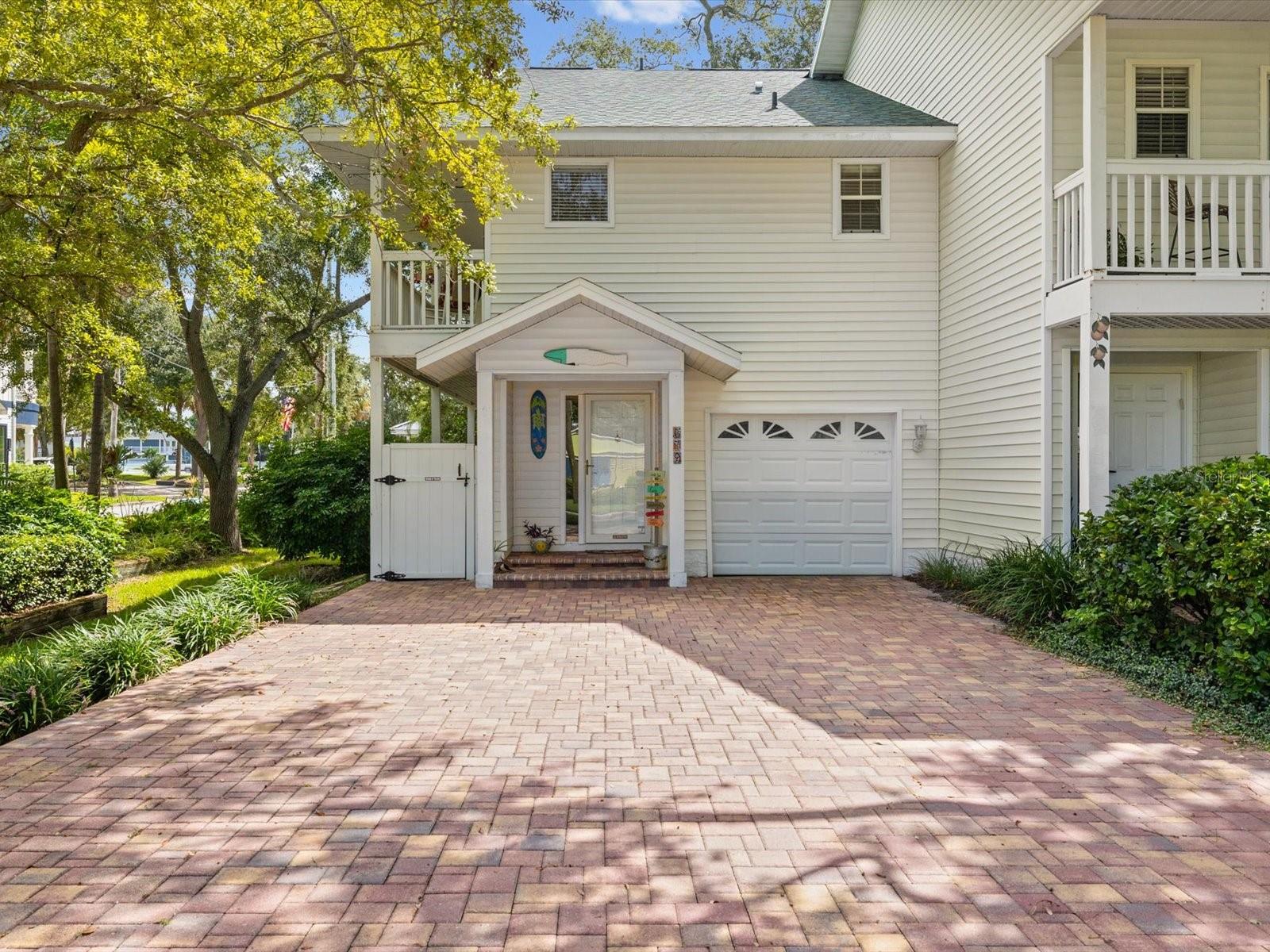 Photo of 679 BROADWAY DUNEDIN FL 34698