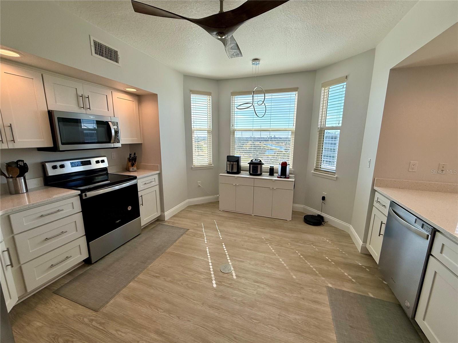 Photo of 960 STARKEY ROAD #10501 LARGO FL 33771
