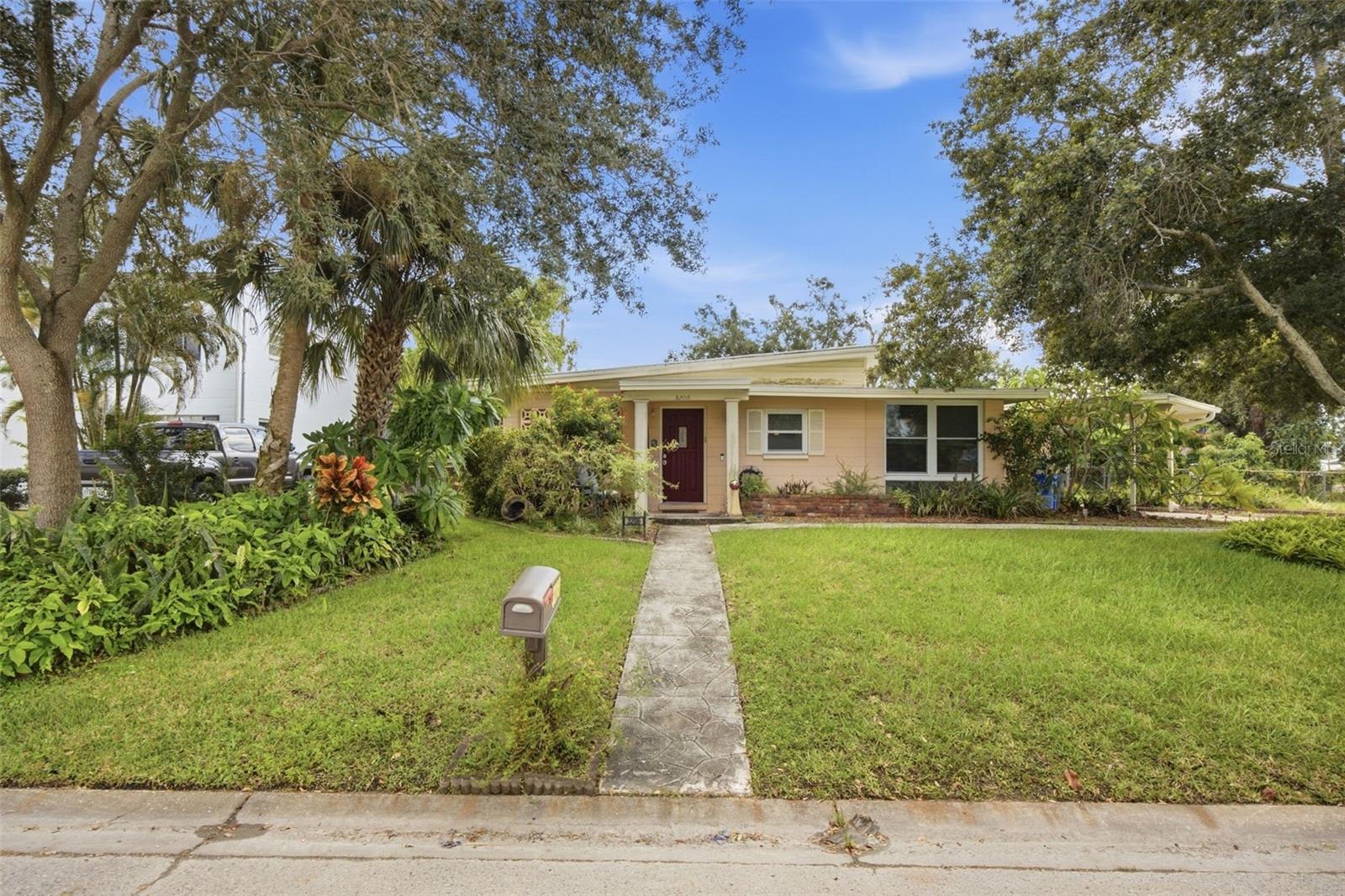 Photo of 3206 RIVER COVE DRIVE TAMPA FL 33614