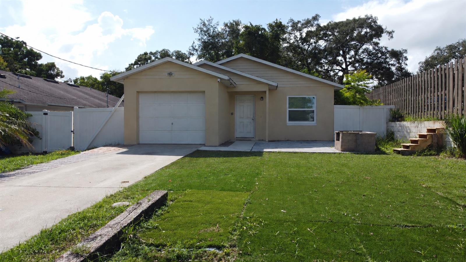Photo of 400 N HASTINGS STREET #400,402,404 ORLANDO FL 32835