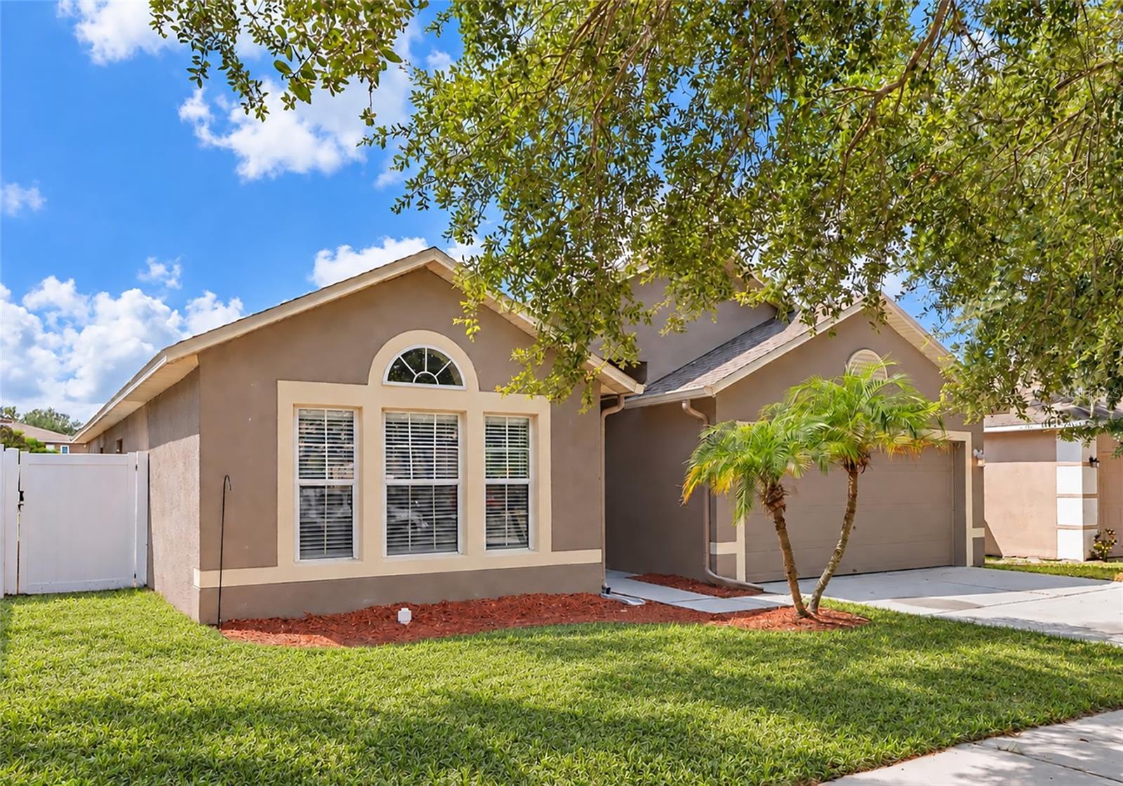 Photo of 10919 BANYAN WOOD WAY RIVERVIEW FL 33579