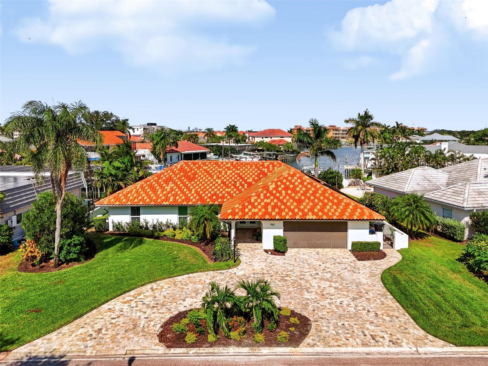 Photo of 5962 LEELAND STREET ST PETERSBURG FL 33715