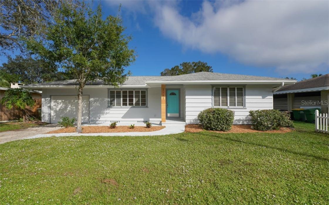Photo of 2141 SUNNYSIDE LANE SARASOTA FL 34239