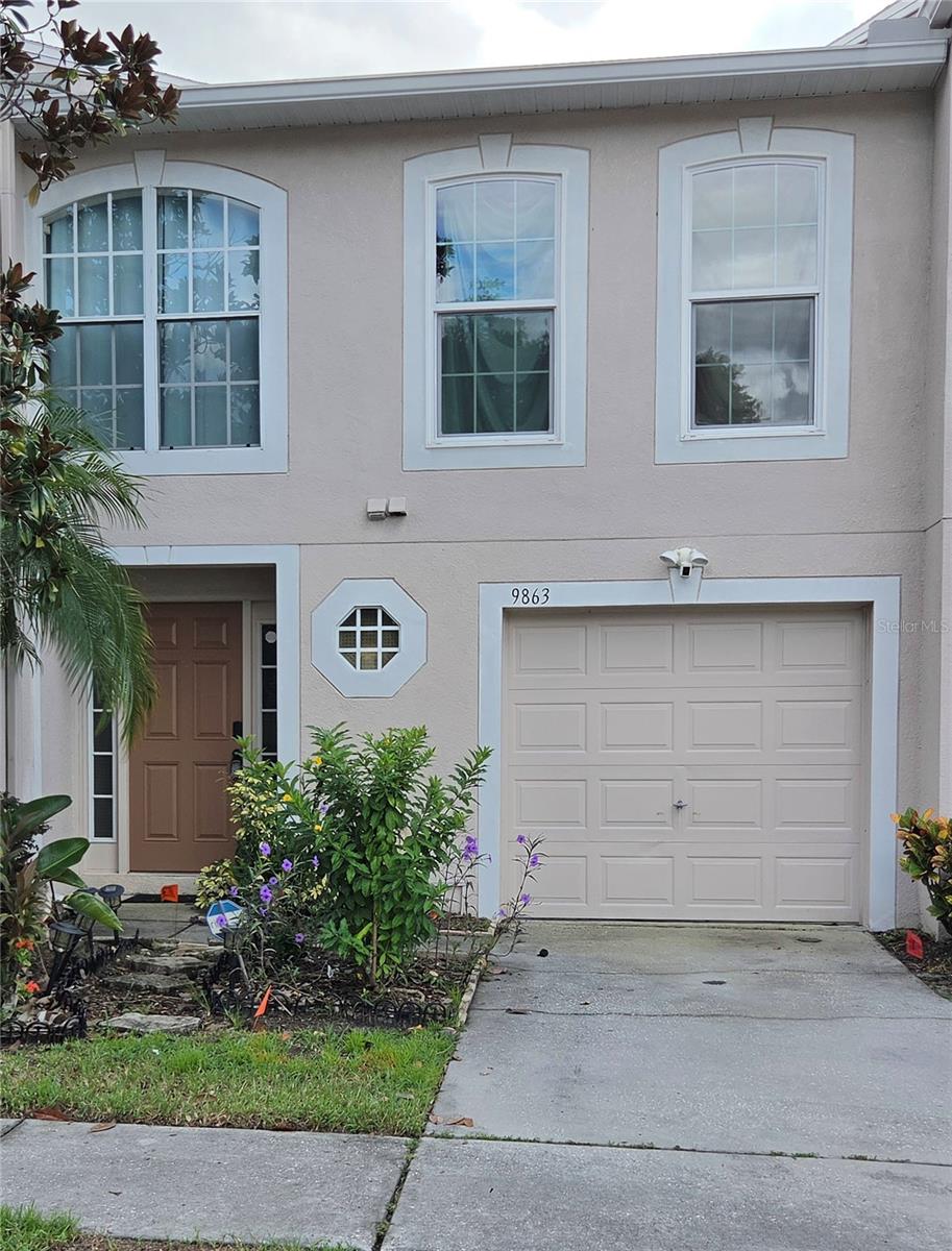 Photo of 9863 ASHBURN LAKE DRIVE TAMPA FL 33610