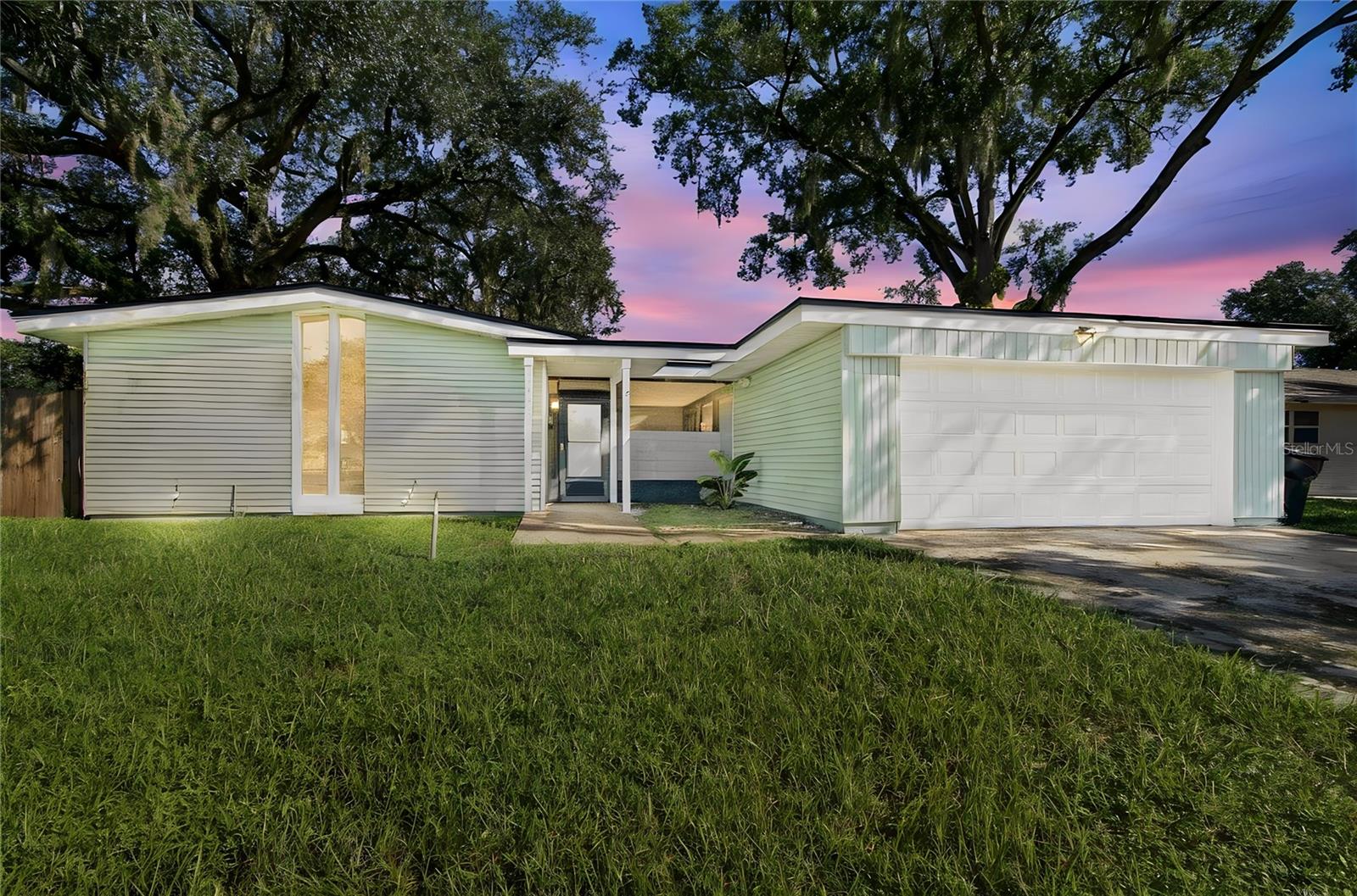 Photo of 10312 LAKE CARROLL WAY TAMPA FL 33618