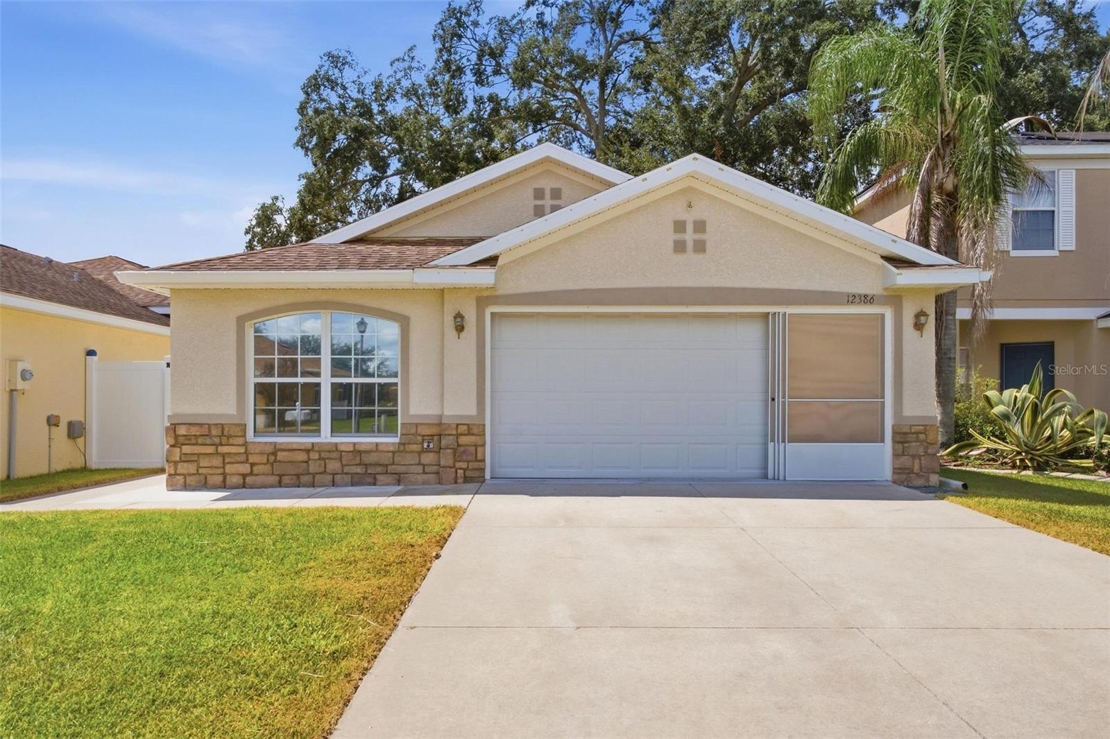 Photo of 12386 NE 50TH VIEW OXFORD FL 34484