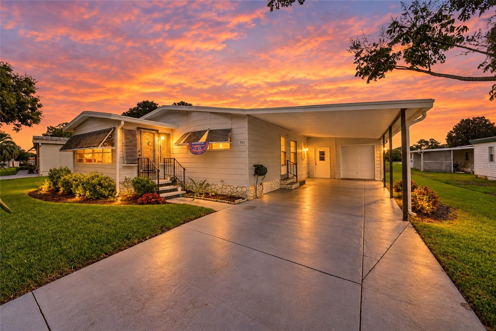Photo of 920 SILVER OAK AVENUE THE VILLAGES FL 32159