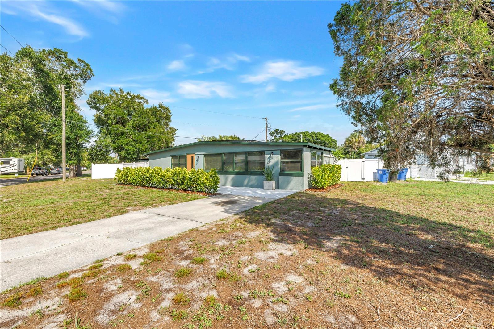Photo of 7599 MEADOWLAWN DRIVE ST PETERSBURG FL 33702