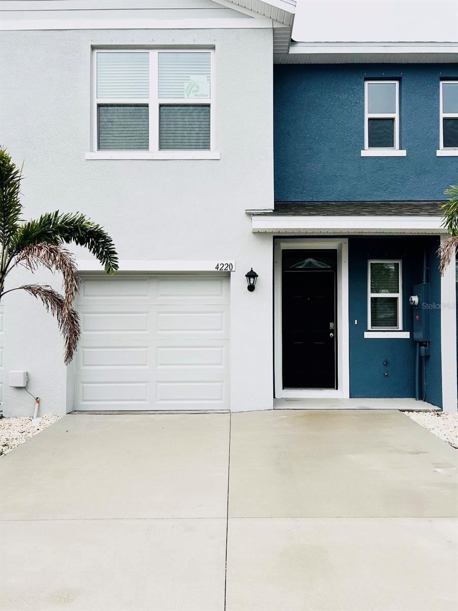 Photo of 4220 MILLER POINTE COURT BRADENTON FL 34208