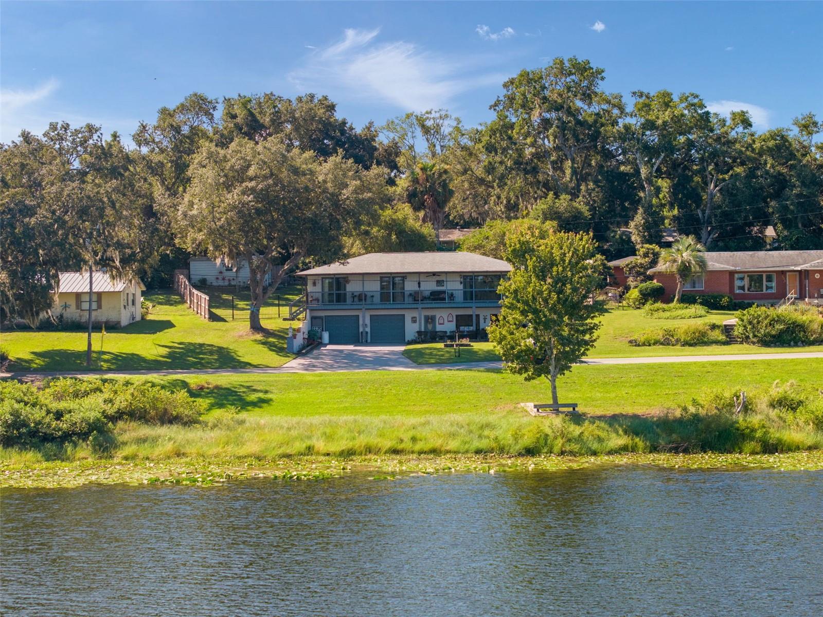 Photo of 521 E MIRROR LAKE DRIVE FRUITLAND PARK FL 34731