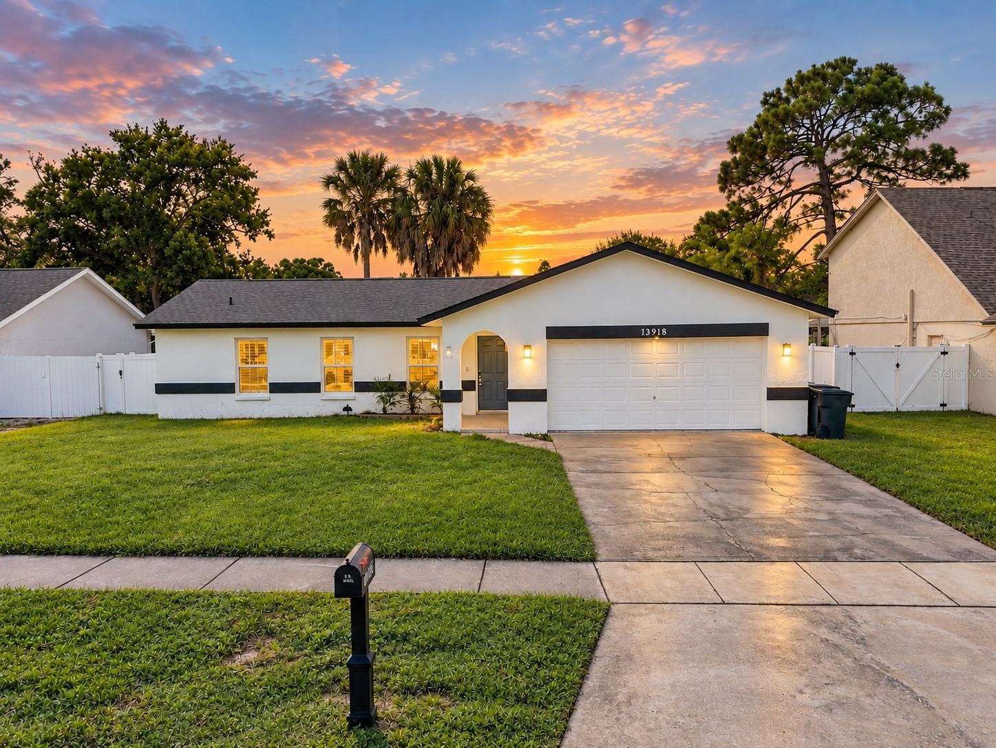 Photo of 13918 BRIARDALE LANE TAMPA FL 33618