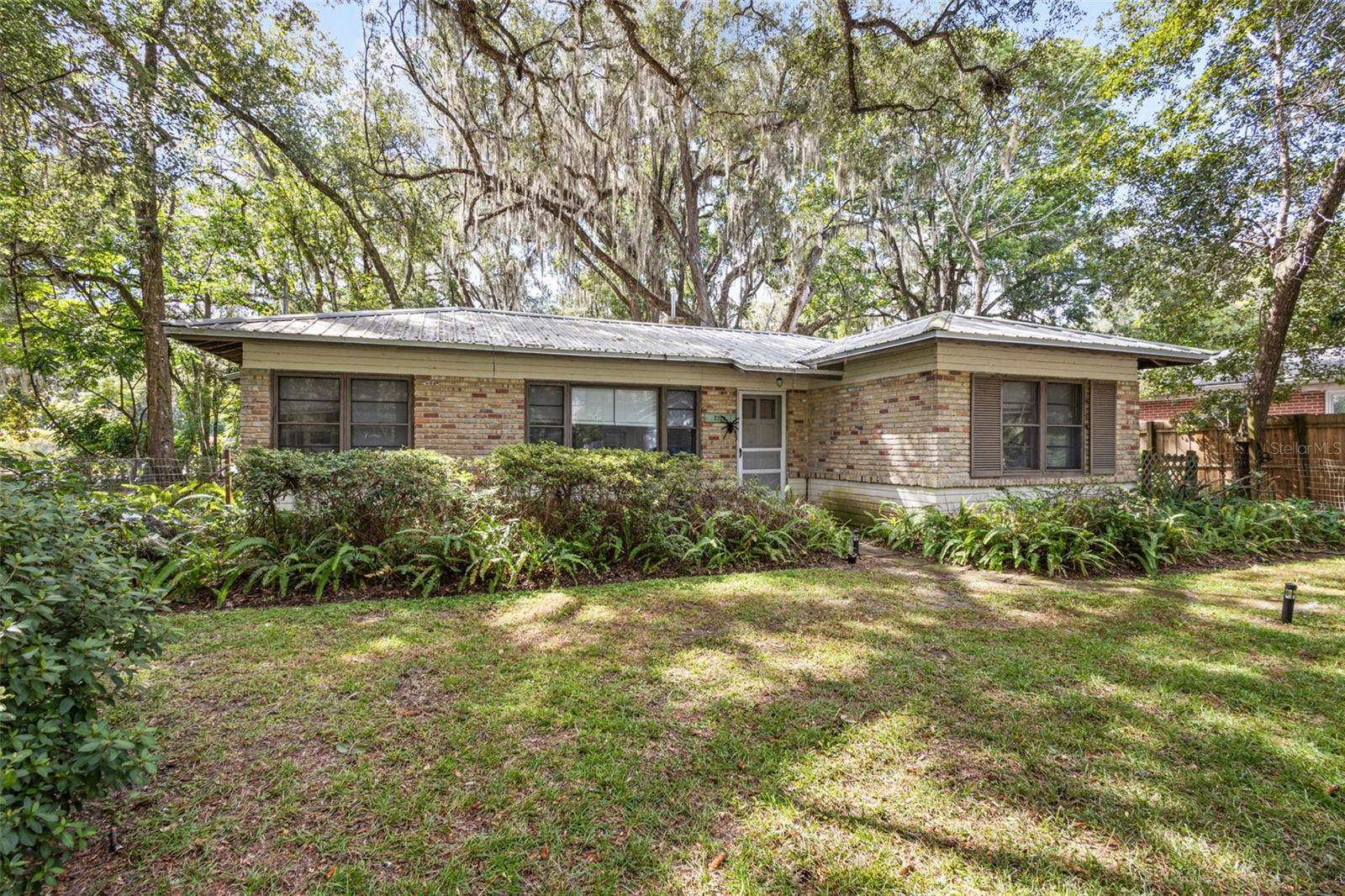 Photo of 2703 NW 2ND AVENUE GAINESVILLE FL 32607