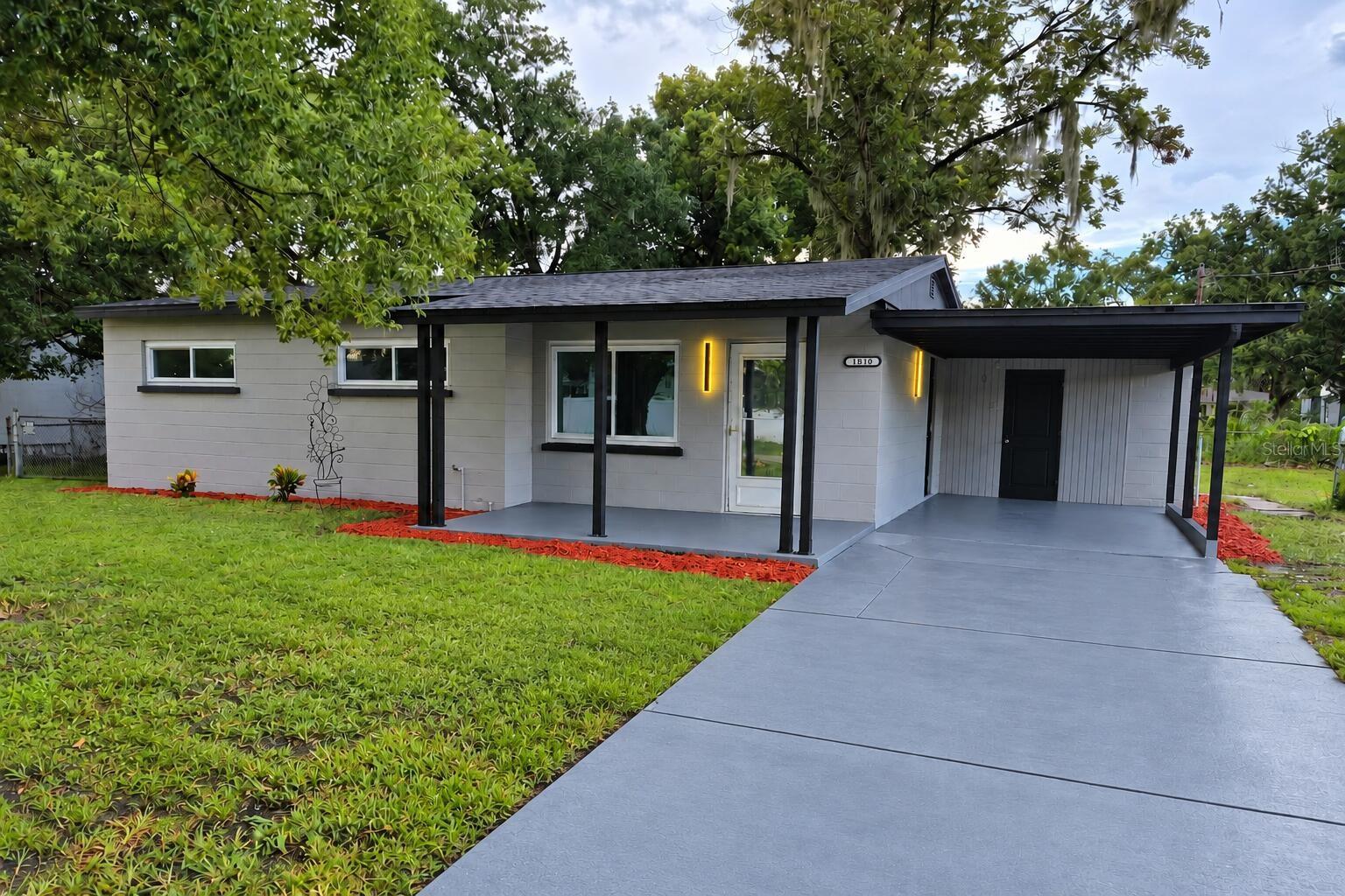 Photo of 1810 E CAROL DRIVE PLANT CITY FL 33563