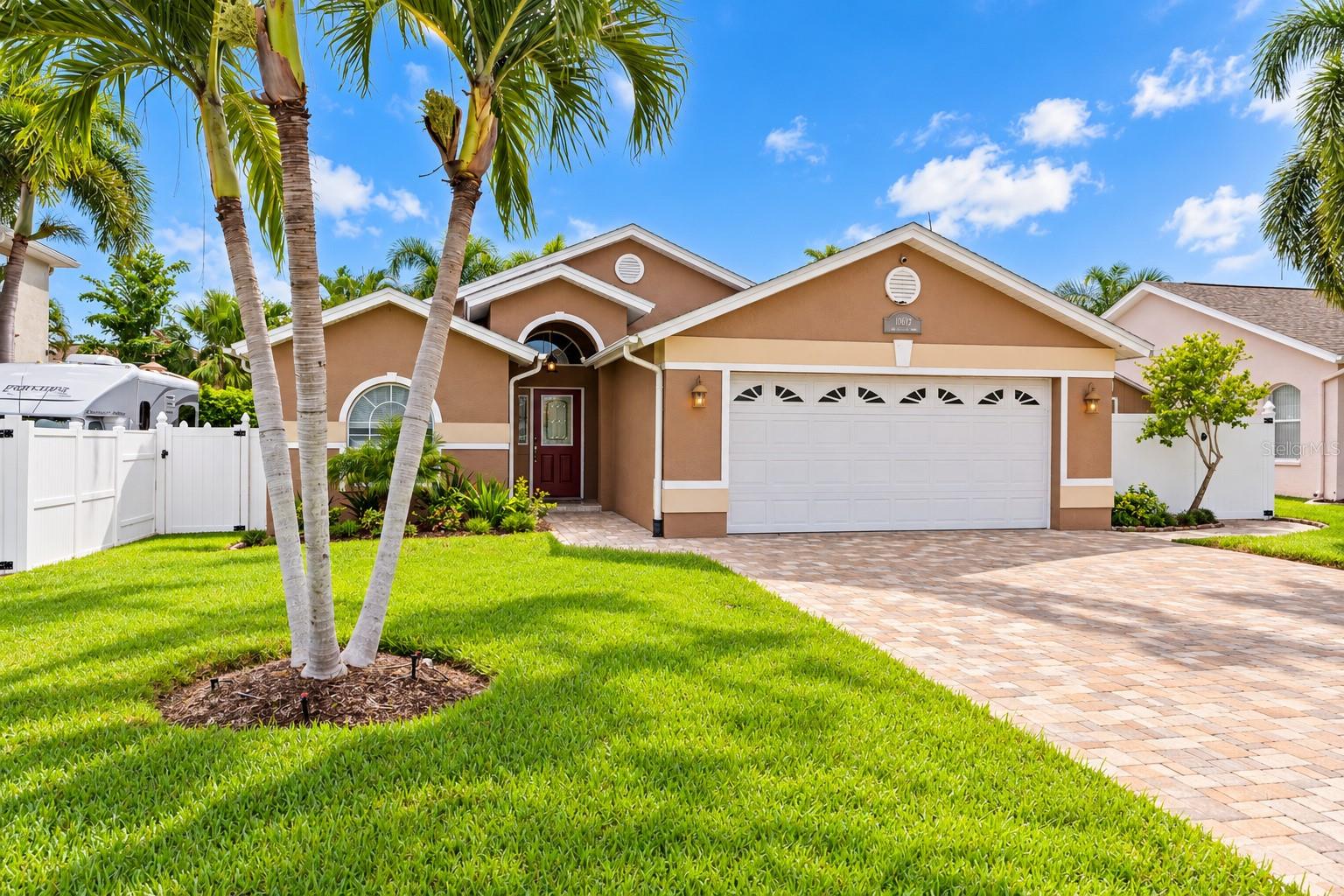 Photo of 10612 LAKE VISTA DRIVE SEMINOLE FL 33772