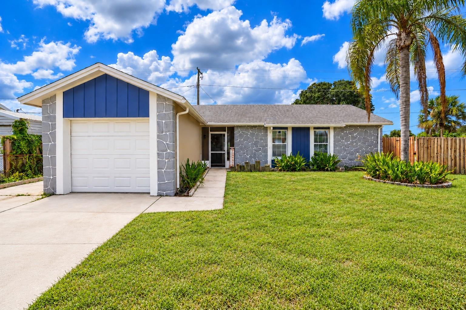 Photo of 208 FLAMINGO DR APOLLO BEACH FL 33572