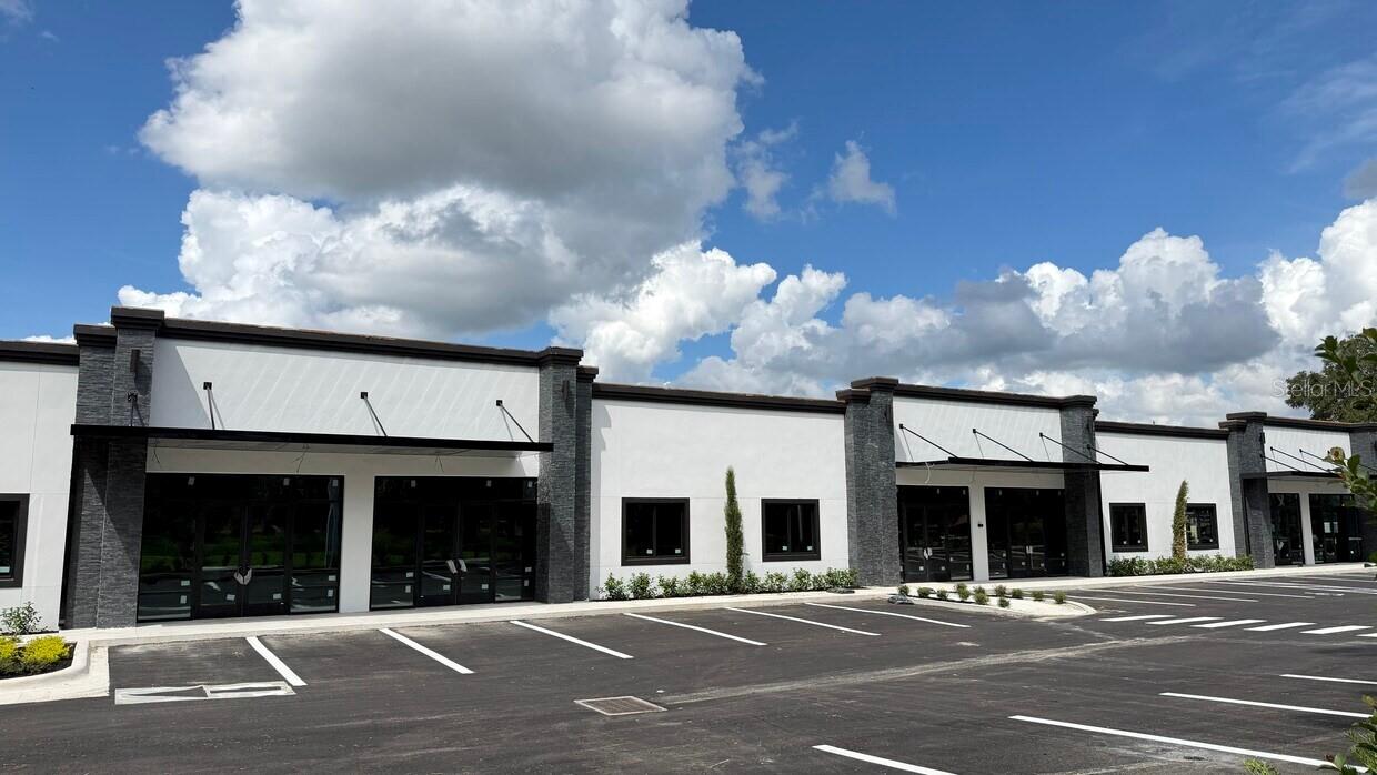 Photo of 426 ERROL PKWY APOPKA FL 32712