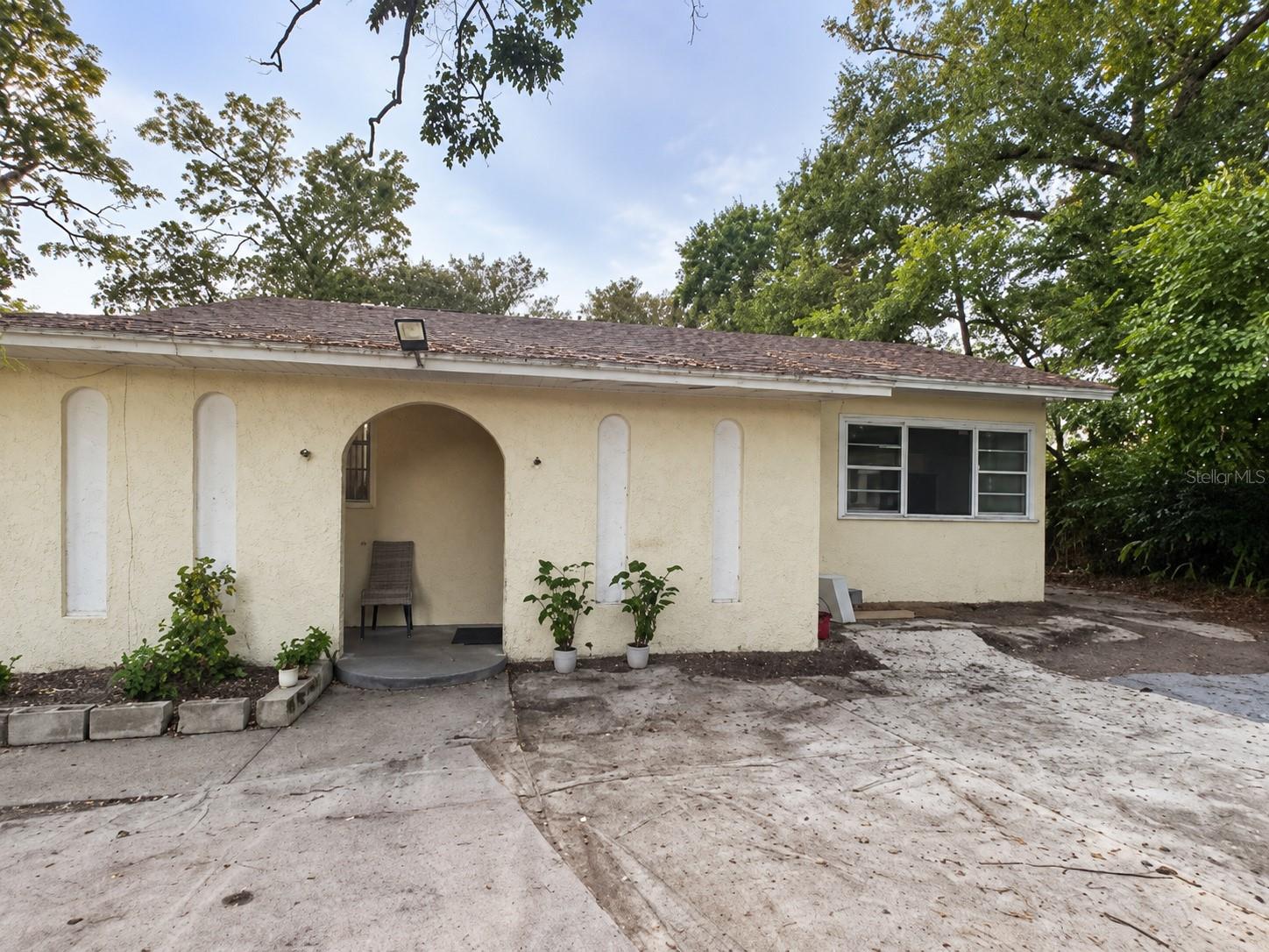 Photo of 322 N WEKIWA SPRINGS ROAD APOPKA FL 32703