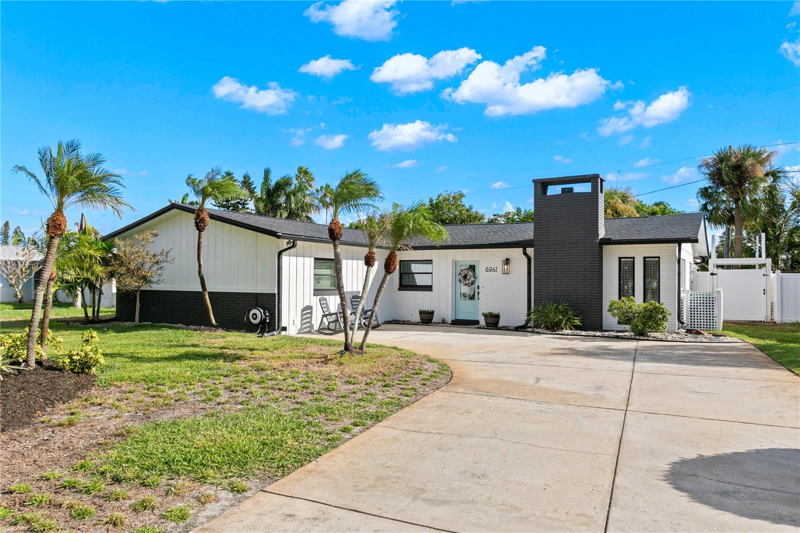 Photo of 6947 S SHORE DRIVE SOUTH PASADENA FL 33707