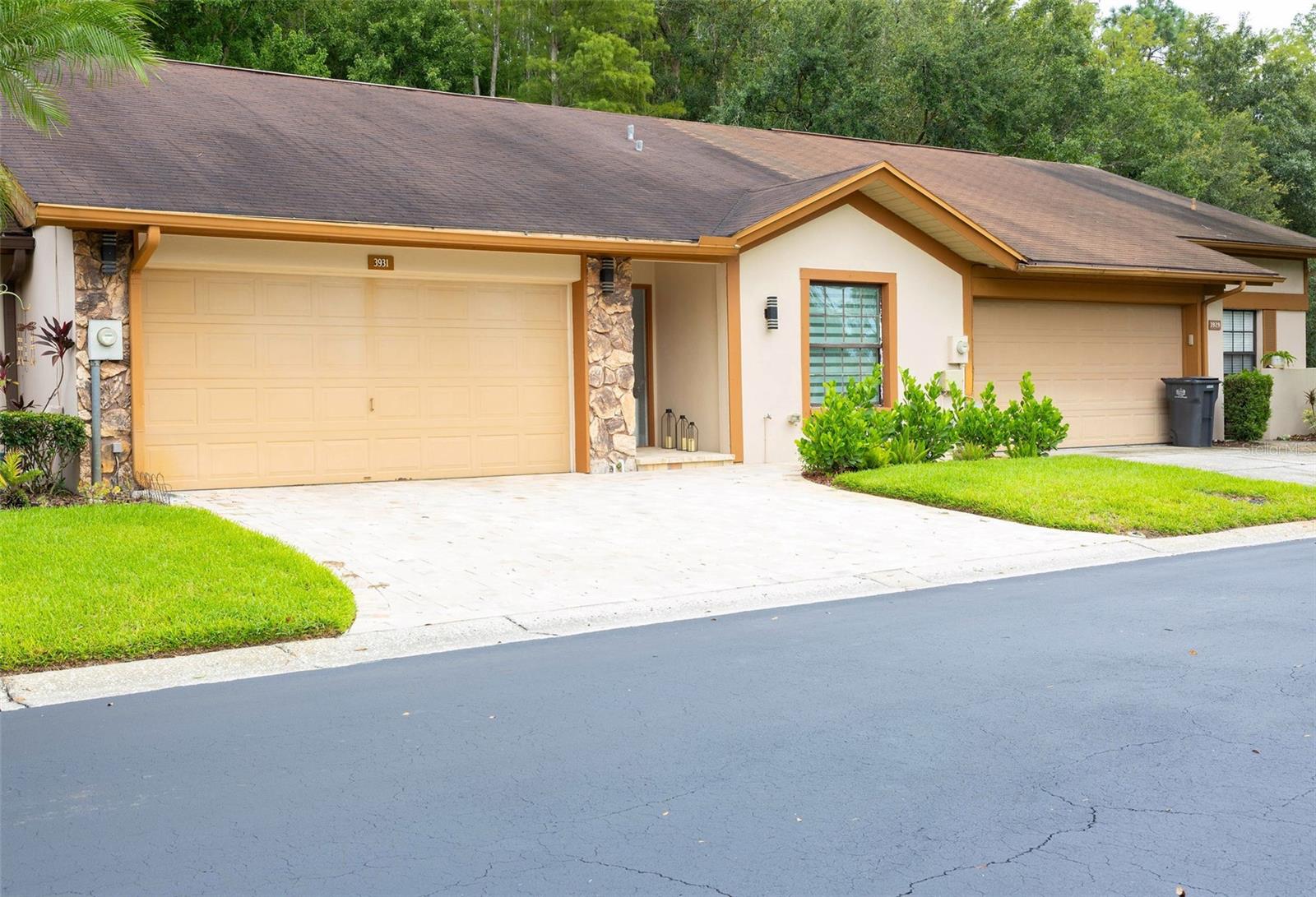 Photo of 3931 SHORESIDE CIRCLE TAMPA FL 33624