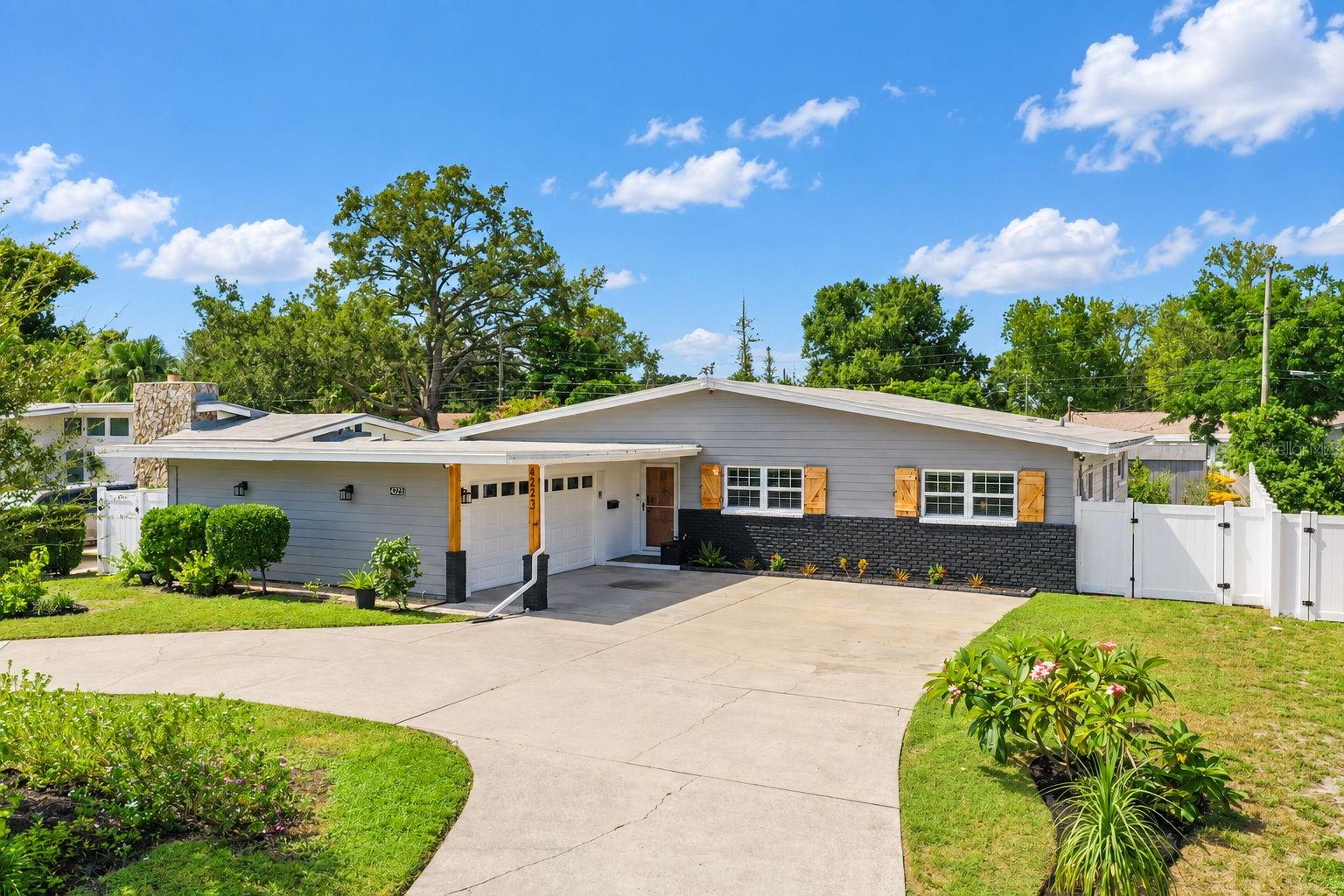 Photo of 4223 NARVAREZ WAY ST PETERSBURG FL 33712