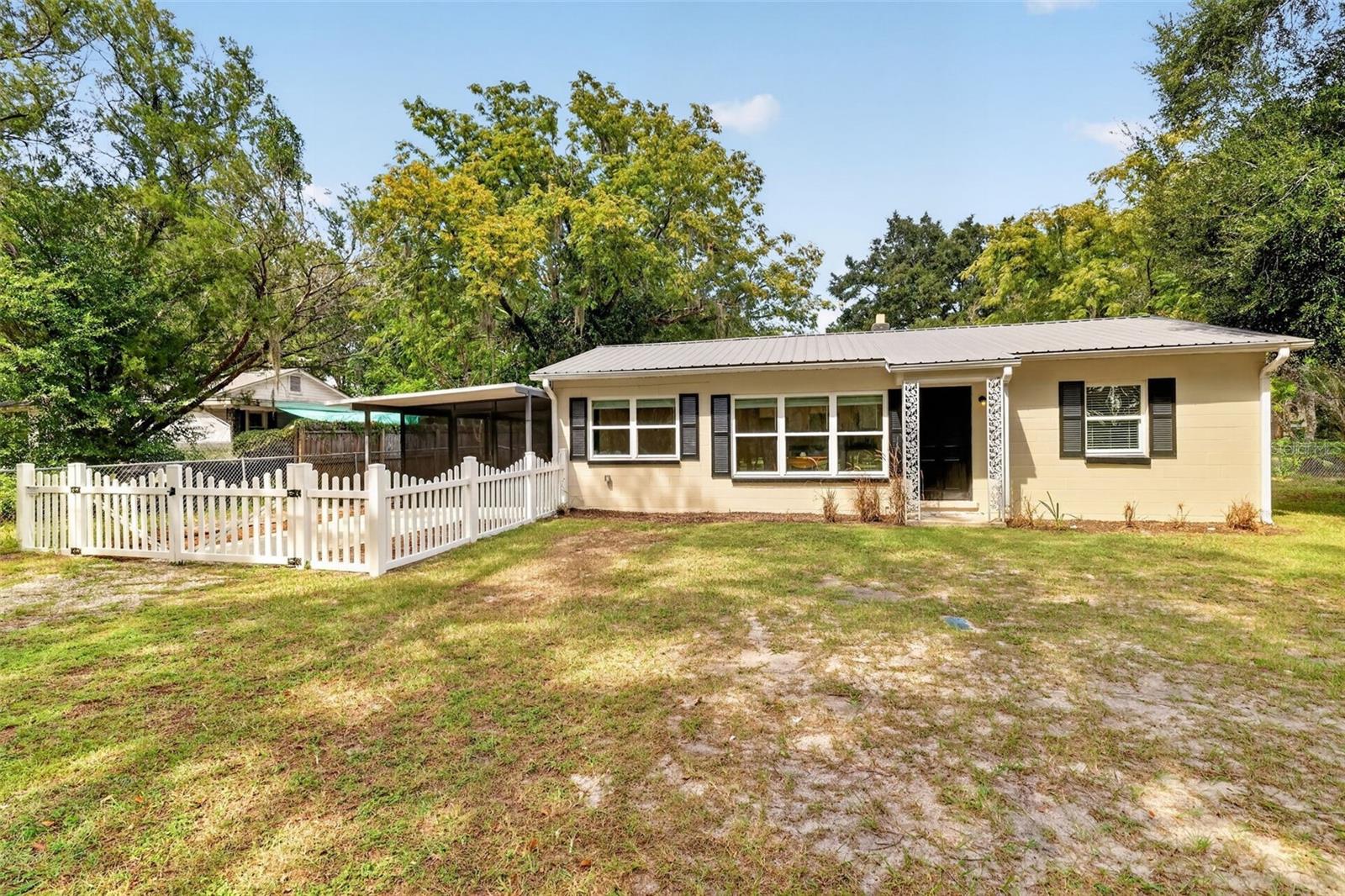 Photo of 706 MULBERRY STREET FRUITLAND PARK FL 34731
