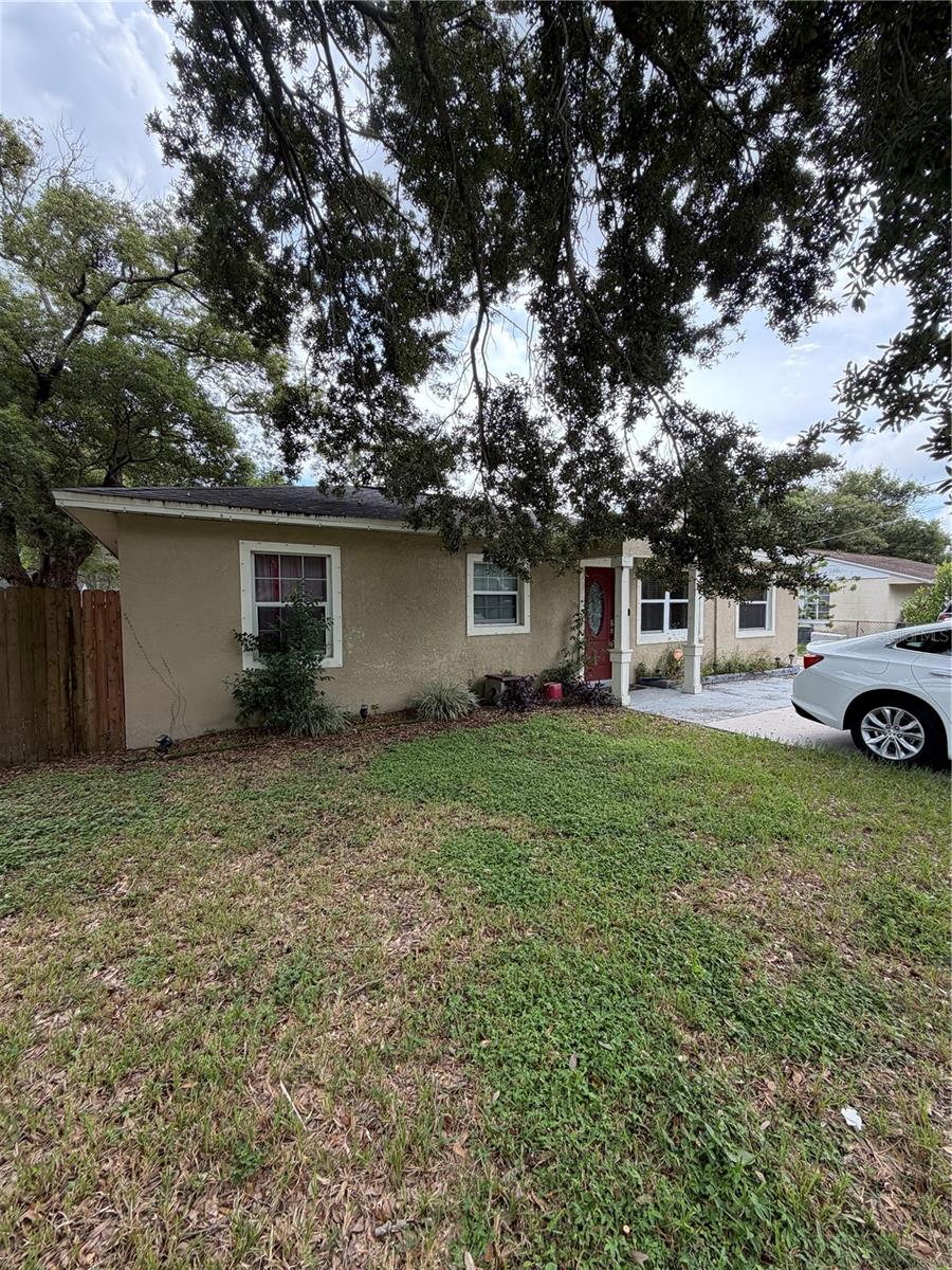Photo of 10325 N ARMENIA AVENUE TAMPA FL 33612