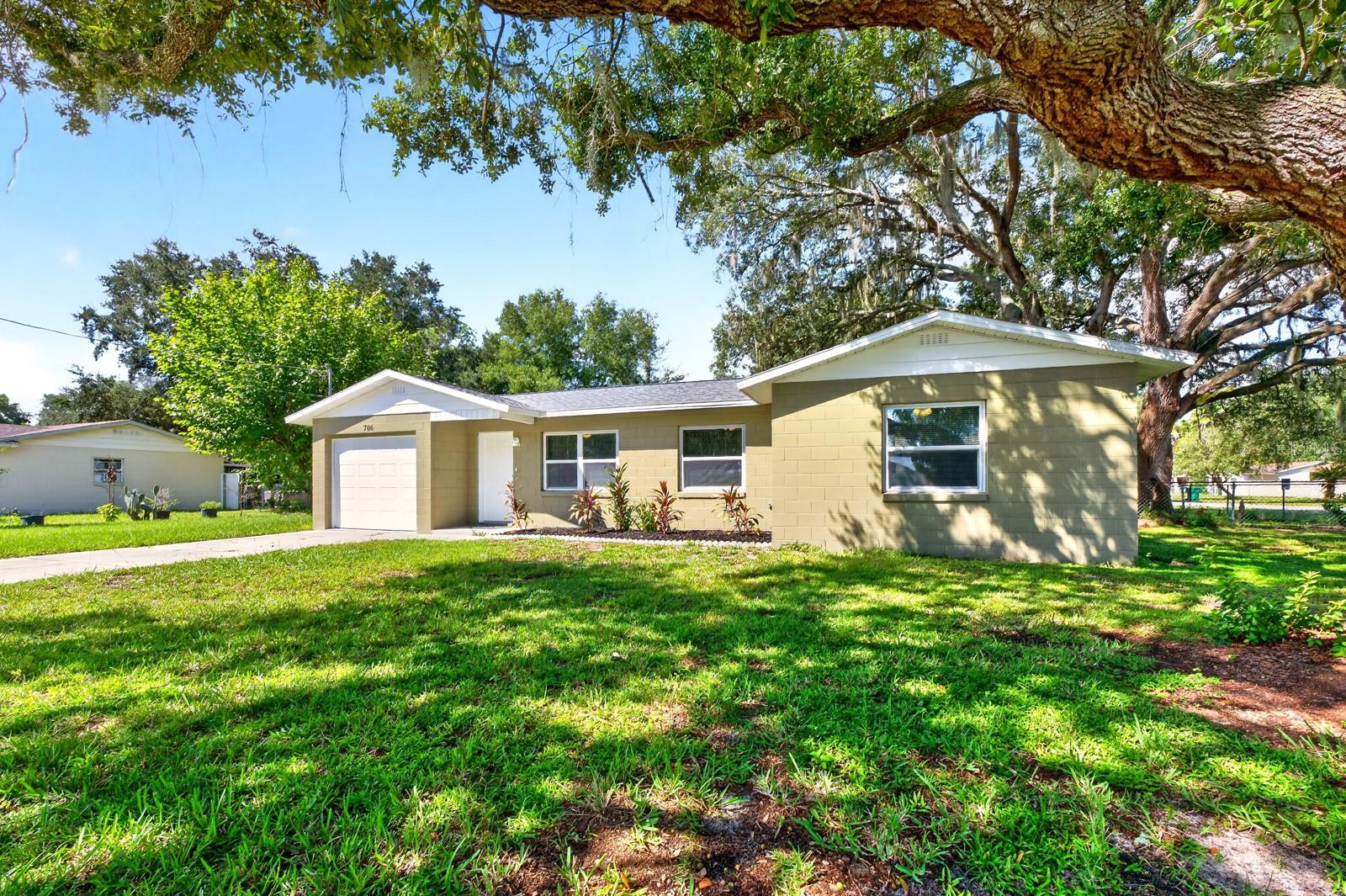 Photo of 706 ELM AVENUE FRUITLAND PARK FL 34731