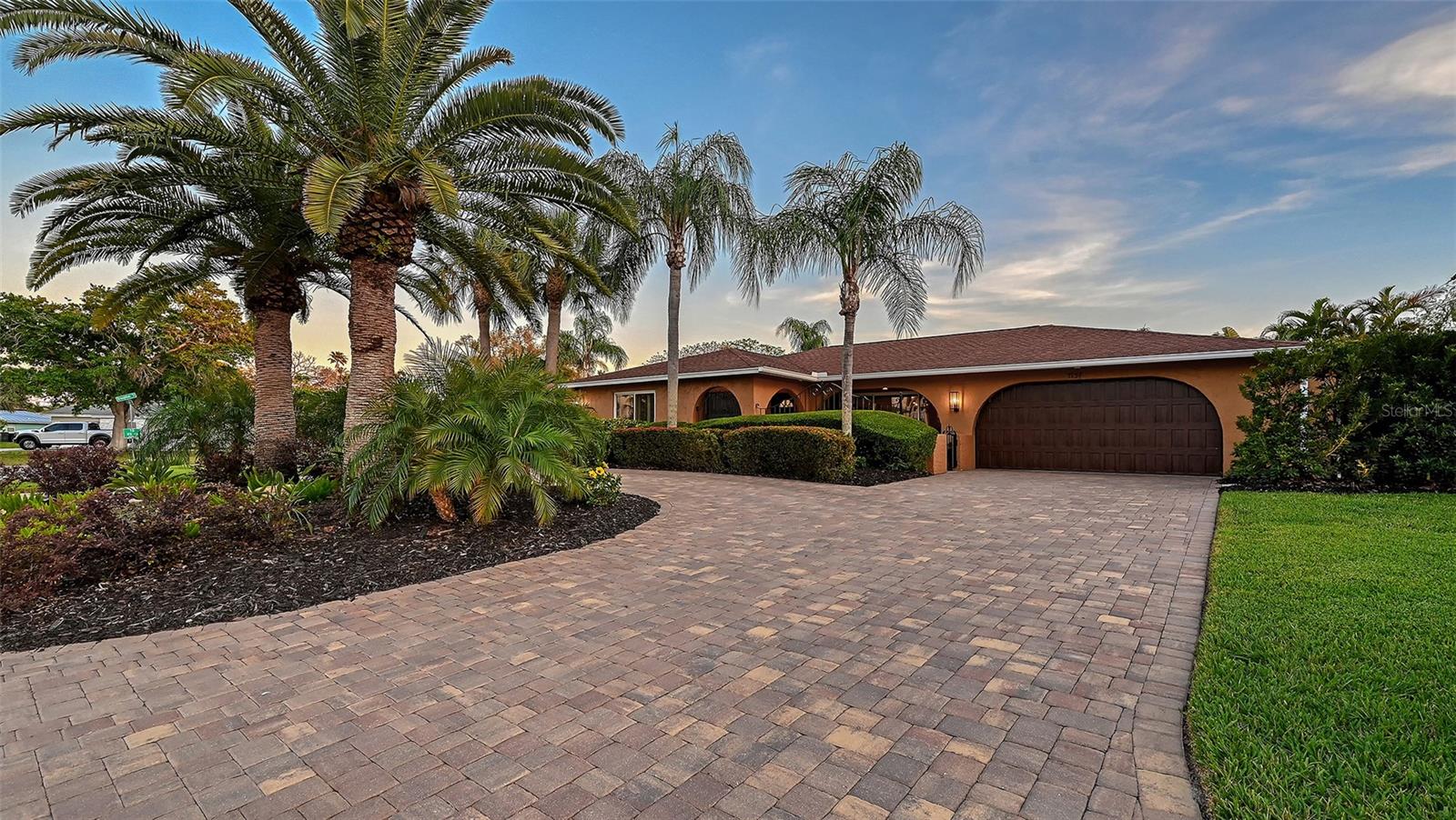 Photo of 7137 WESTMORELAND DRIVE SARASOTA FL 34243