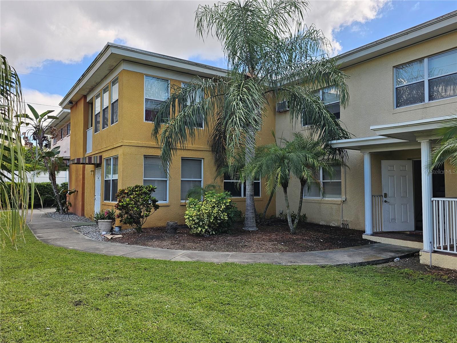 Photo of 1375 DREW STREET #102 CLEARWATER FL 33755