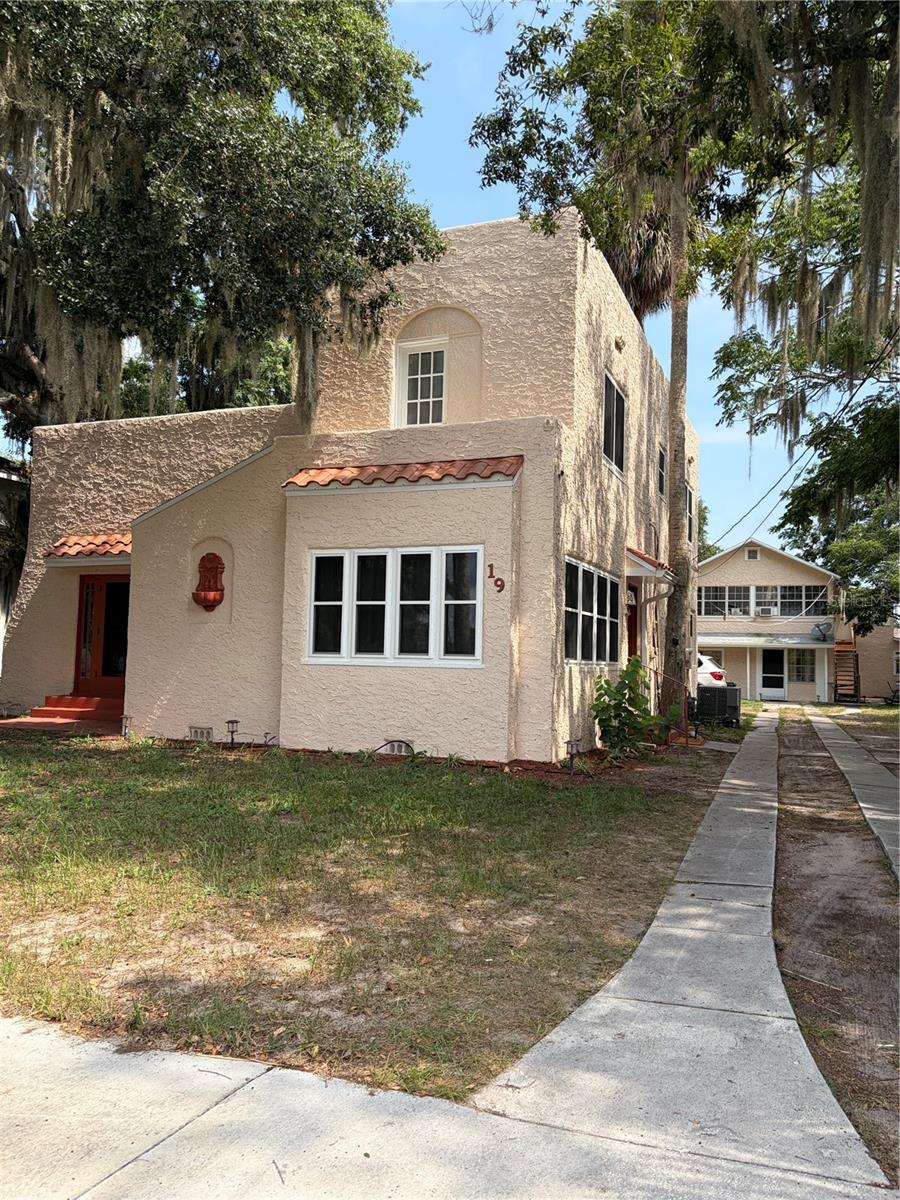 Photo of 19 W PENDLETON AVENUE EUSTIS FL 32726