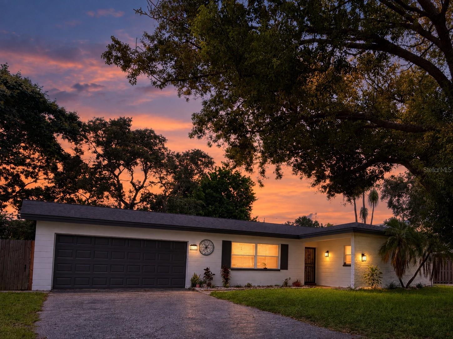 Photo of 10380 TANGELO ROAD SEMINOLE FL 33772