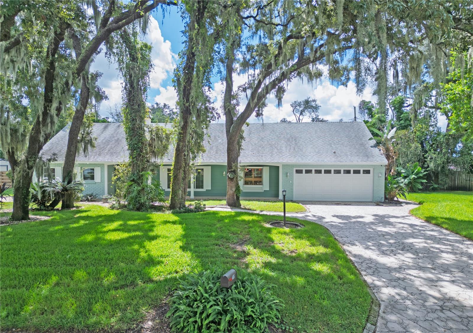 Photo of 615 VALLE VISTA DRIVE BRANDON FL 33511