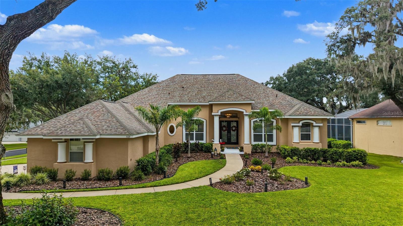 Photo of 5109 SYLVAN OAKS DRIVE VALRICO FL 33596