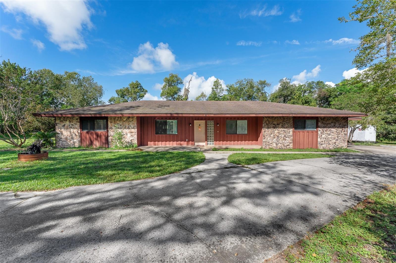 Photo of 19711 STATE ROAD 44 EUSTIS FL 32736
