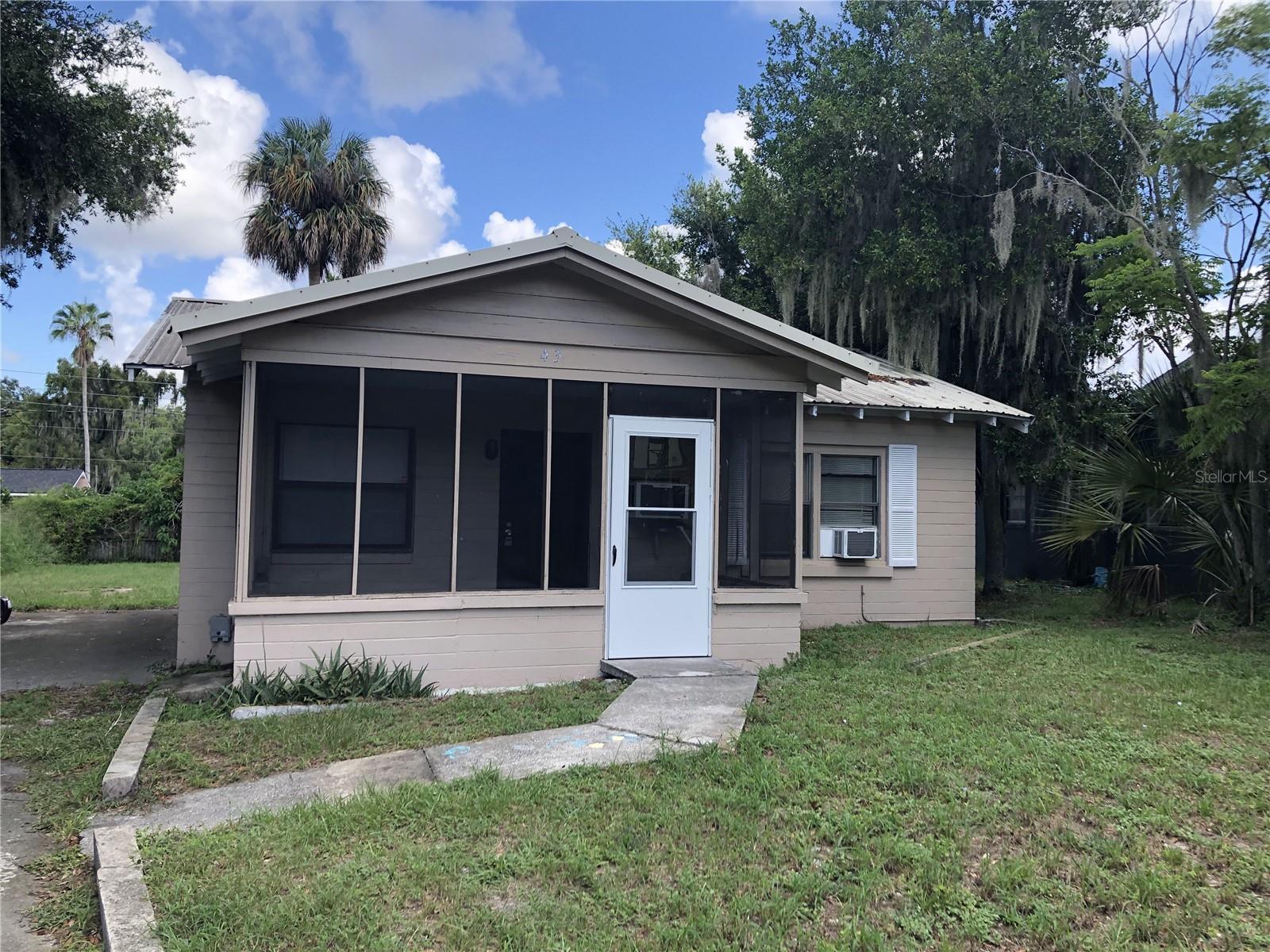 Photo of 43 W HERRICK DRIVE EUSTIS FL 32726
