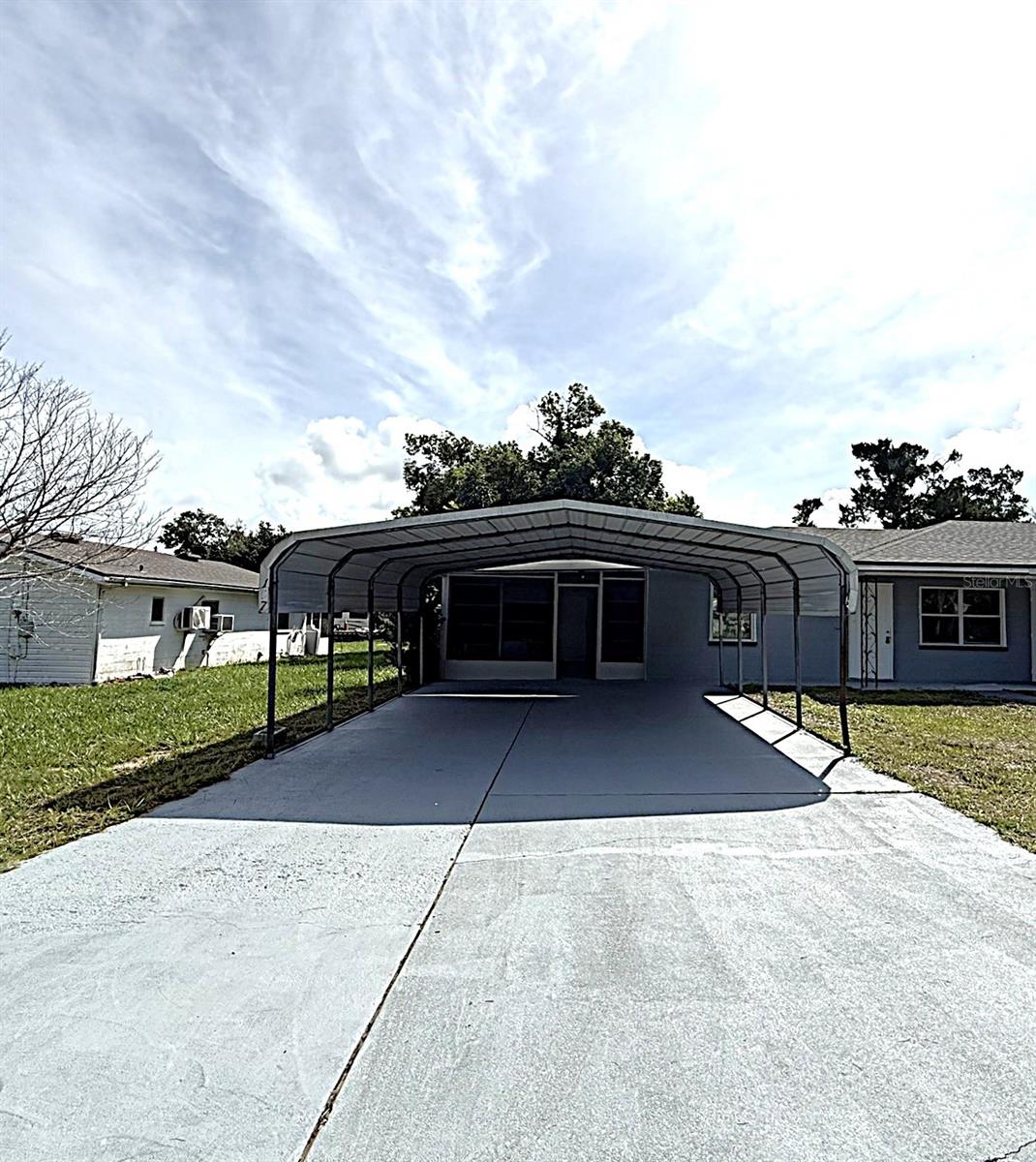 Photo of 105 HILL CIRCLE LAKE WALES FL 33859