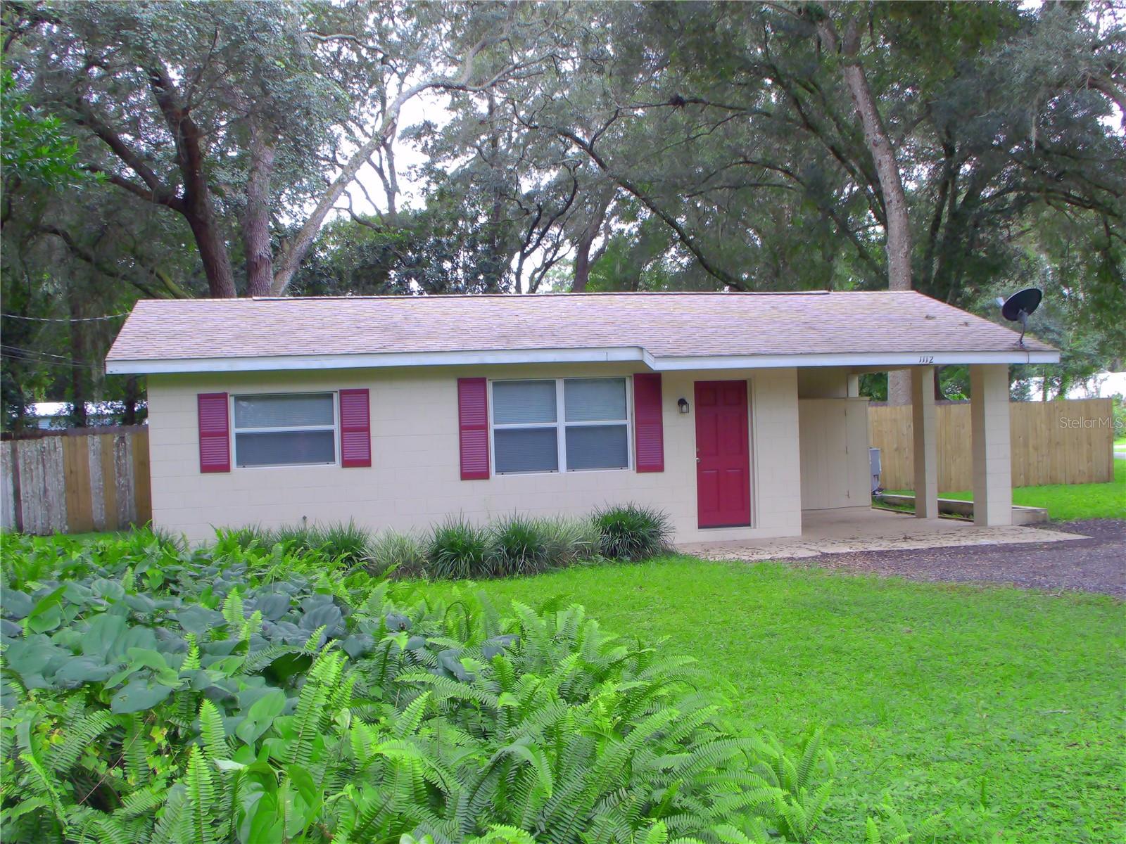 Photo of 1112 E WINNEMISSETT AVENUE DELAND FL 32724