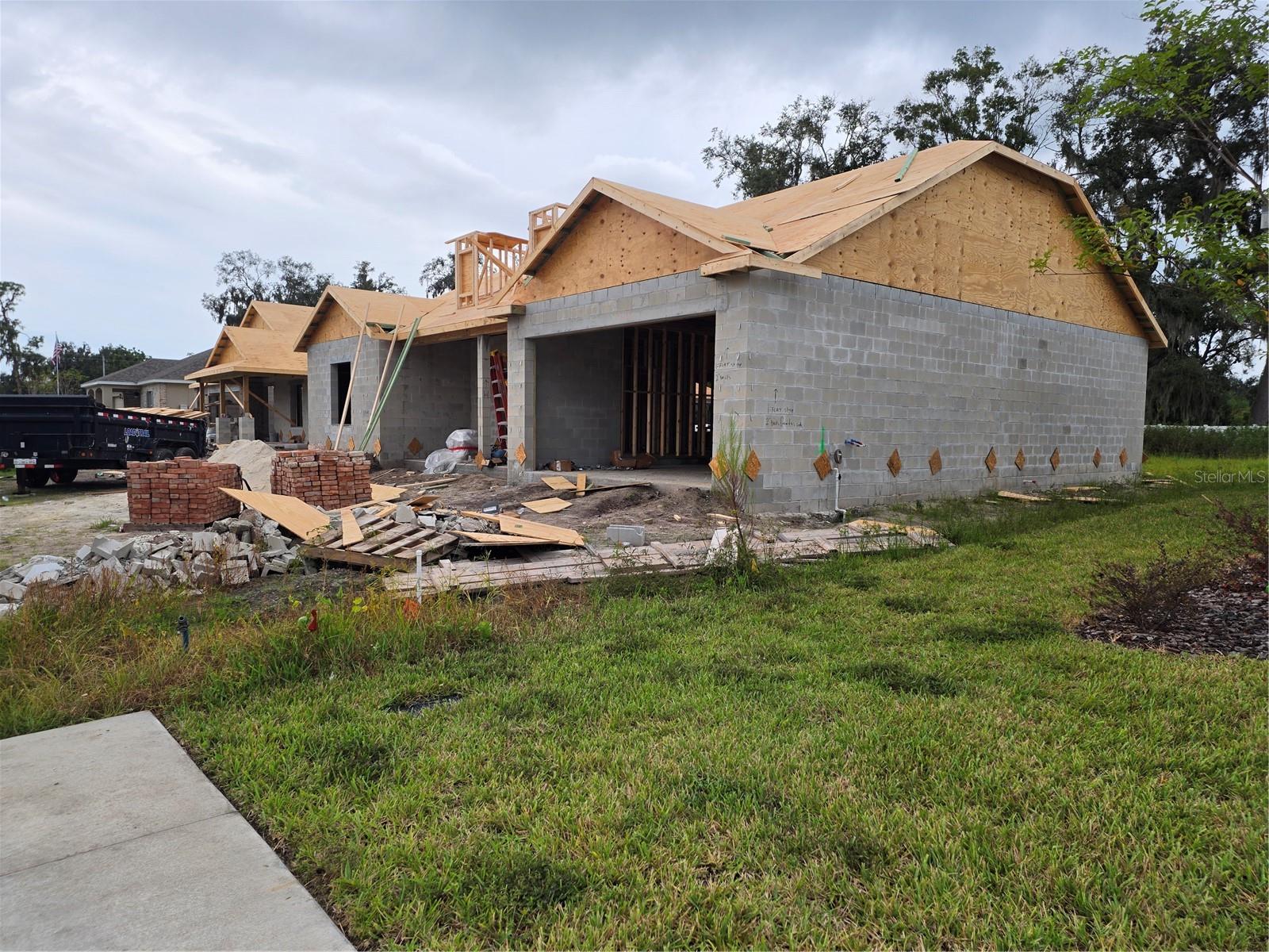 Photo of 414 SHANNON ESTATES COURT PLANT CITY FL 33563