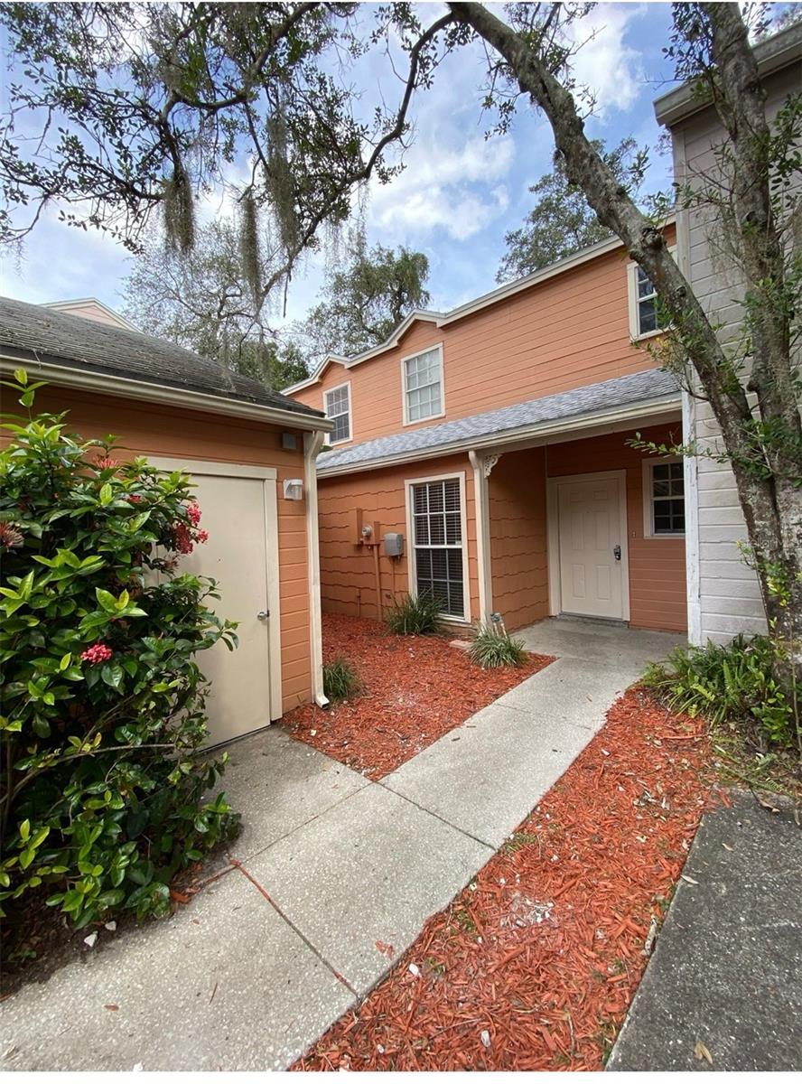 Photo of 9459 FOREST HILLS CIRCLE TAMPA FL 33612