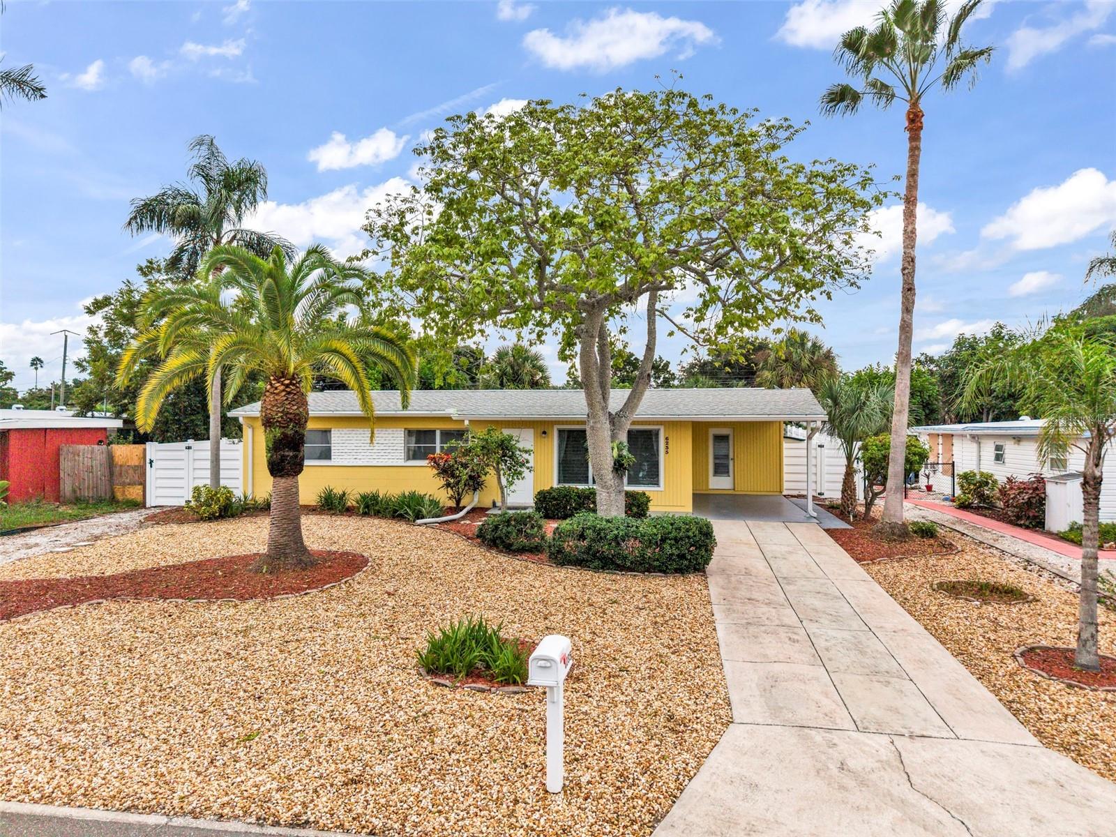 Photo of 6235 COLUMBIA DRIVE BRADENTON FL 34207
