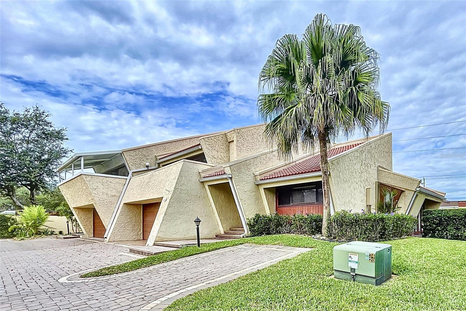 Photo of 2 CASARENA COURT WINTER HAVEN FL 33881