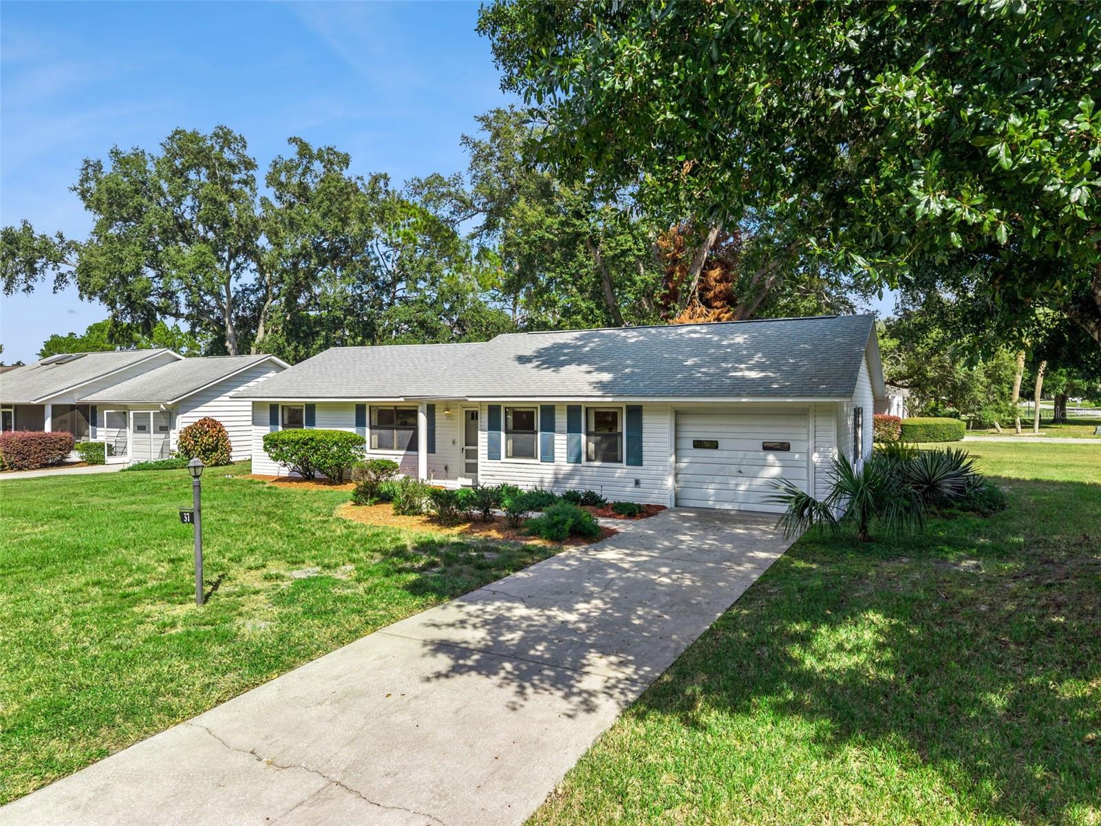 Photo of 37 GORDON COURT LEESBURG FL 34788