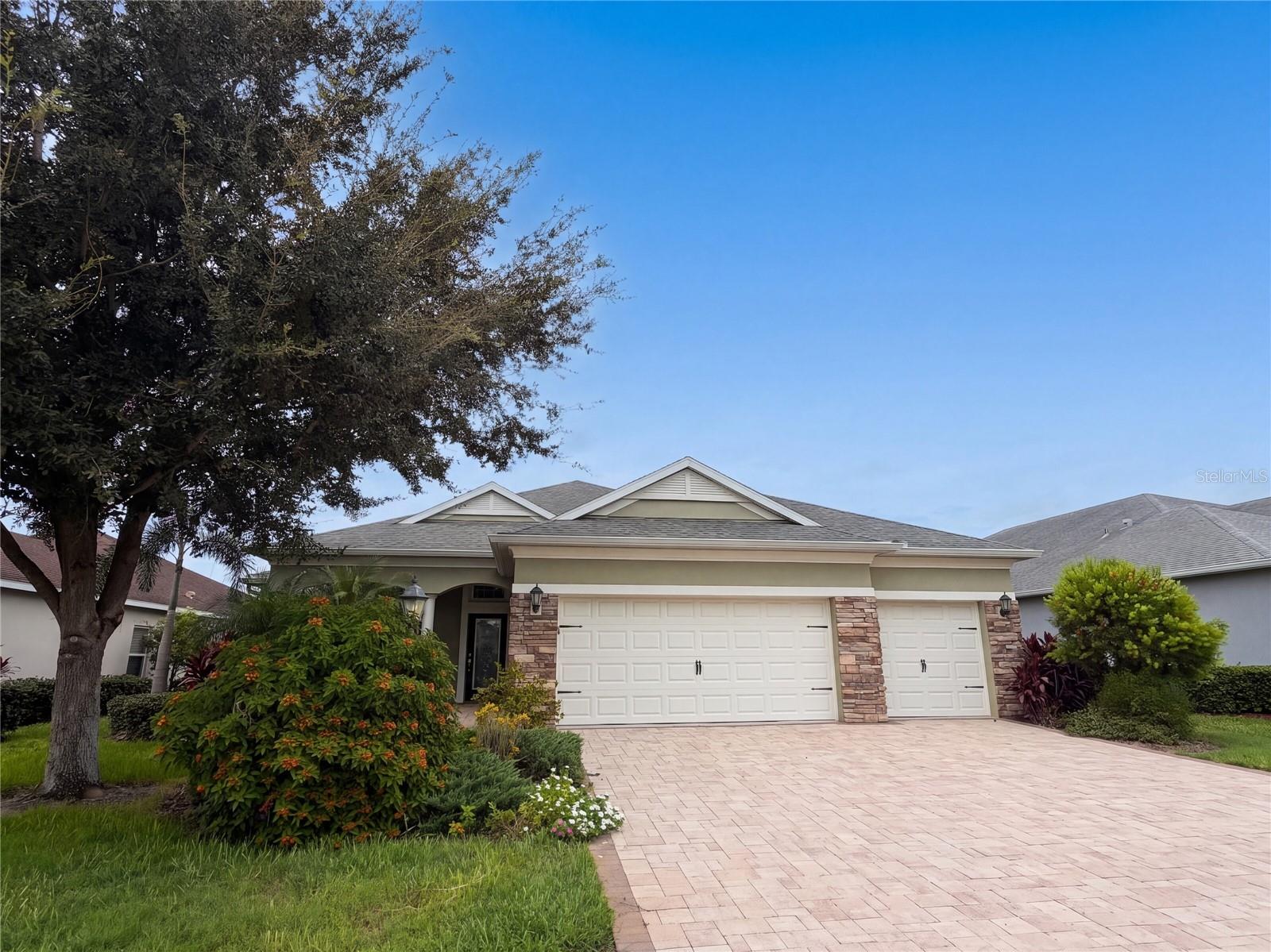Photo of 1121 THORNBURY DRIVE PARRISH FL 34219