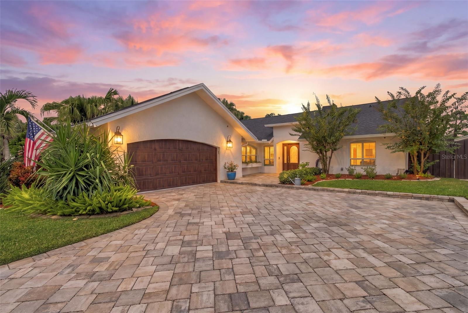 Photo of 13603 CLUBSIDE DRIVE TAMPA FL 33624